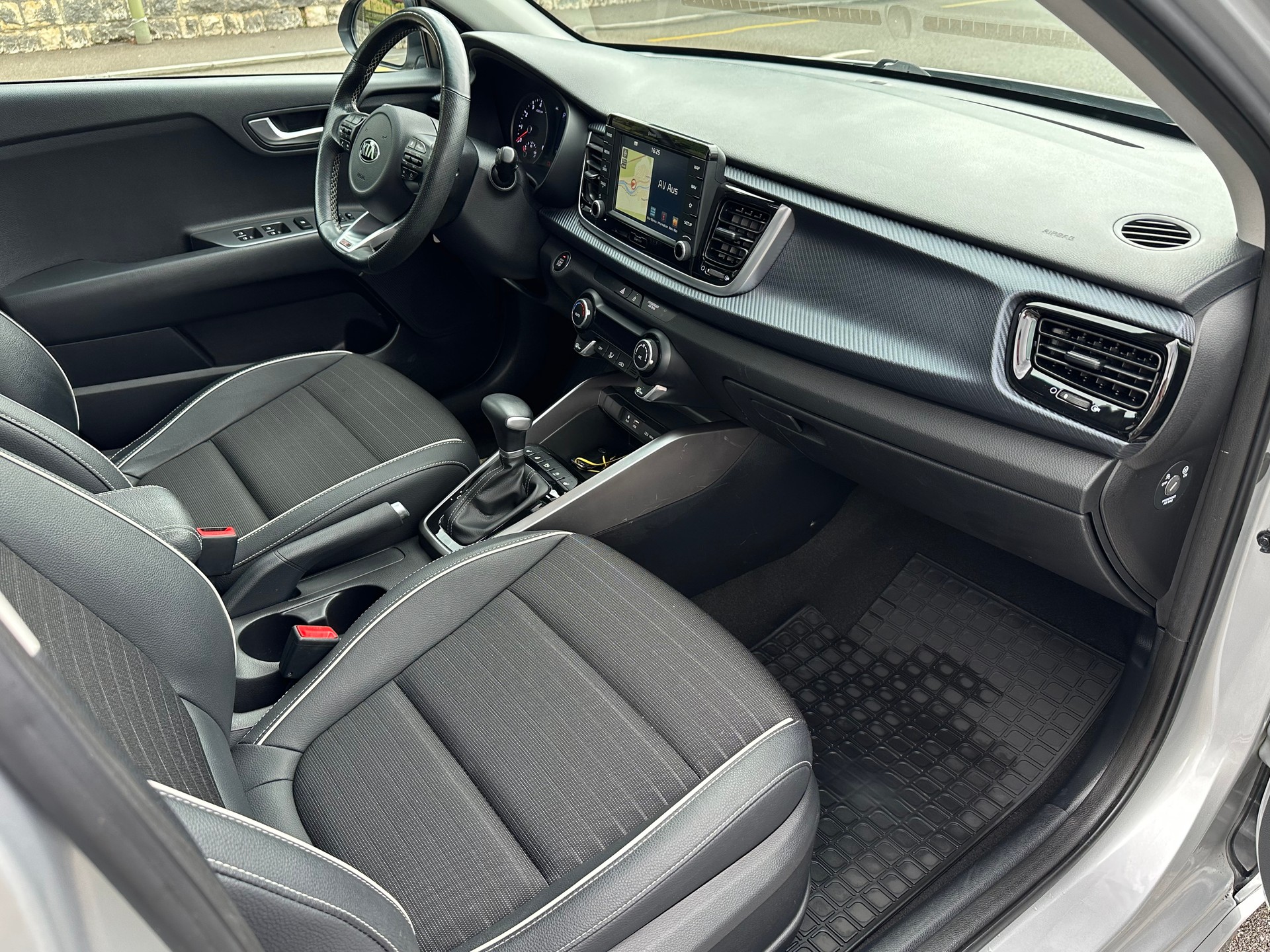 KIA Rio 1.0 T-GDi GT Line DCT-image-10
