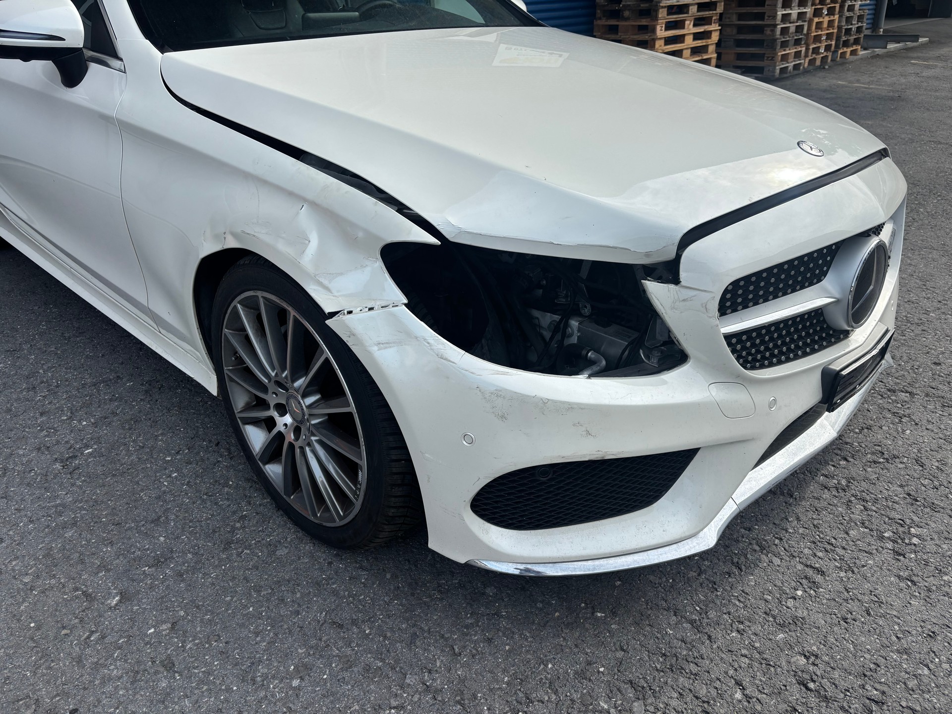 MERCEDES-BENZ C 180 AMG Line-image-4