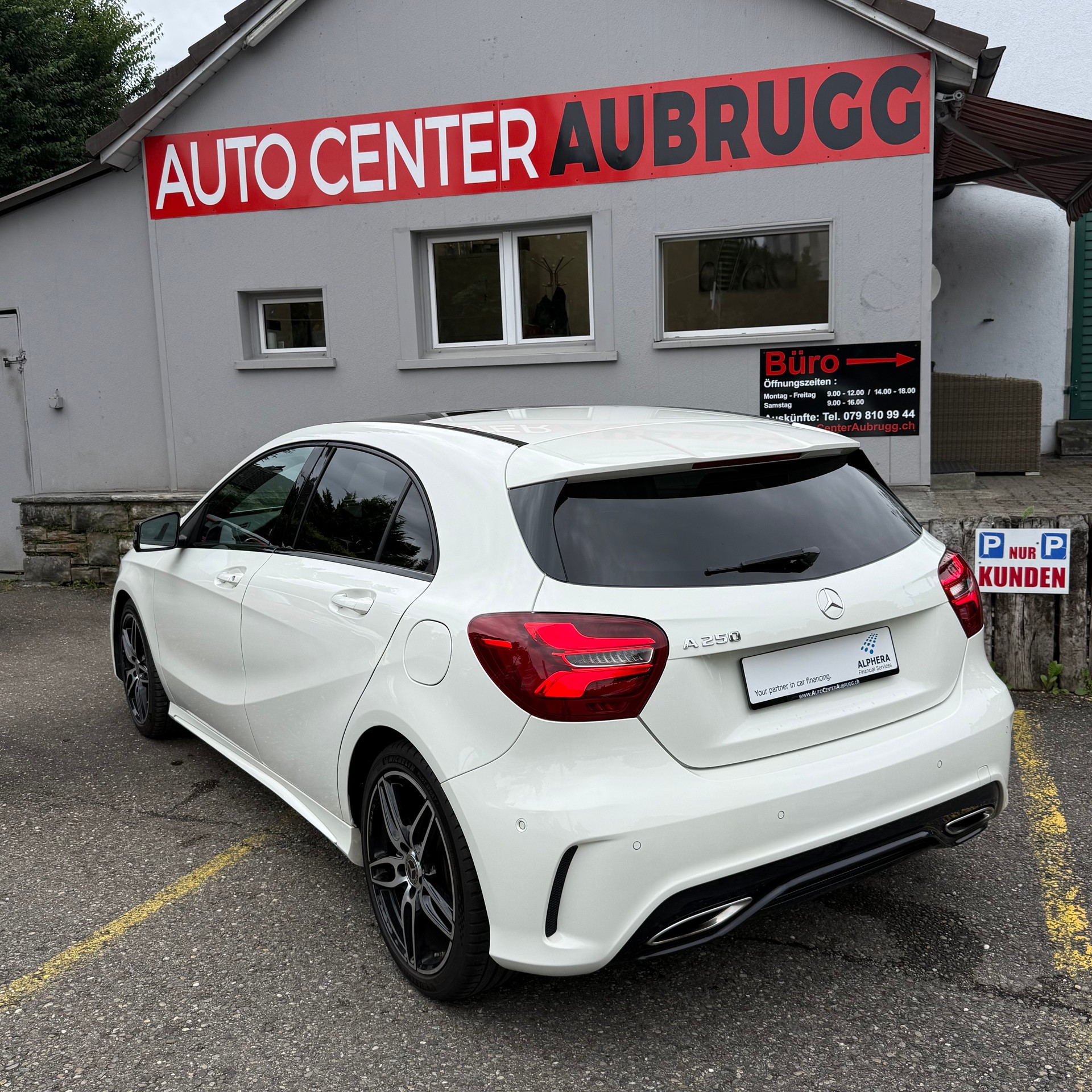 MERCEDES-BENZ A 250 AMG Line 7G-DCT *PANORAMA-DACH*-image-1