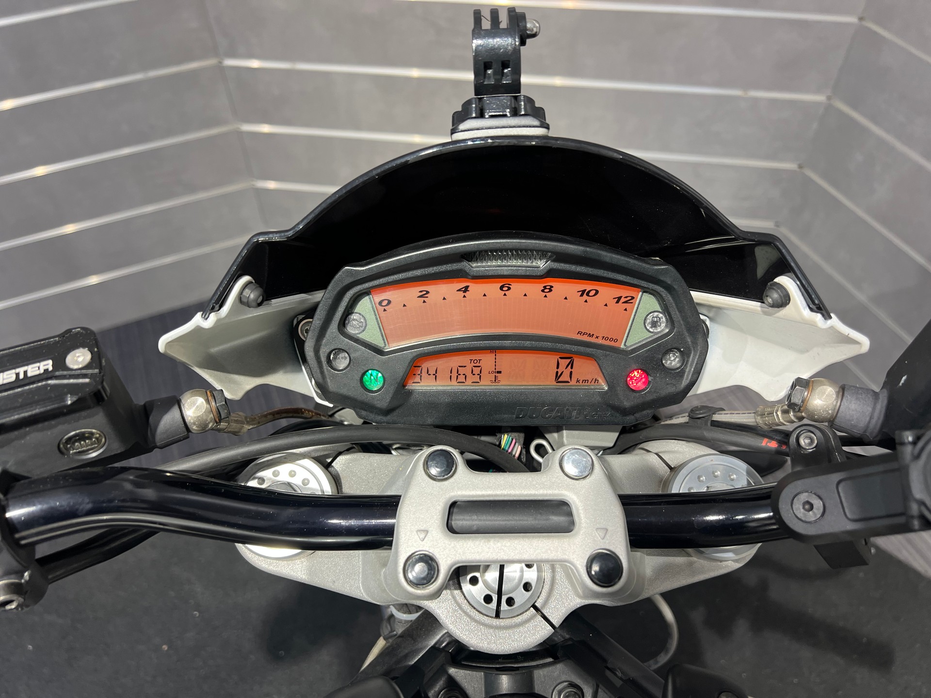 DUCATI Monster 696M 25kW-image-14