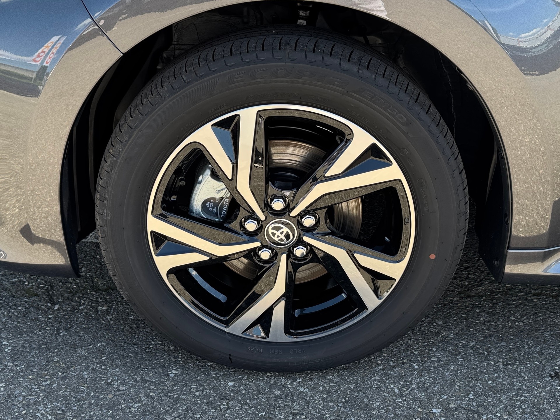 TOYOTA Yaris 1.5 Trend e-CVT-image-4