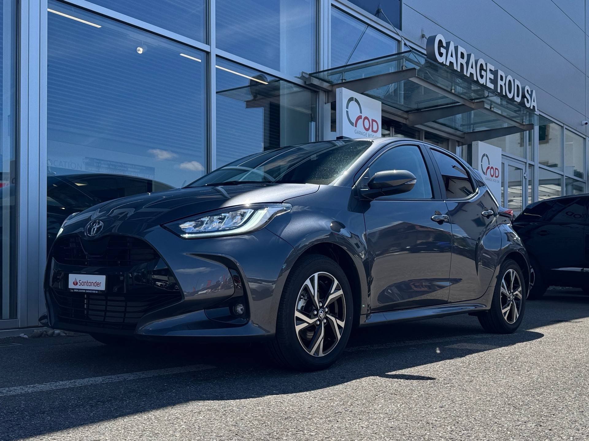 TOYOTA Yaris 1.5 Trend e-CVT-image-1