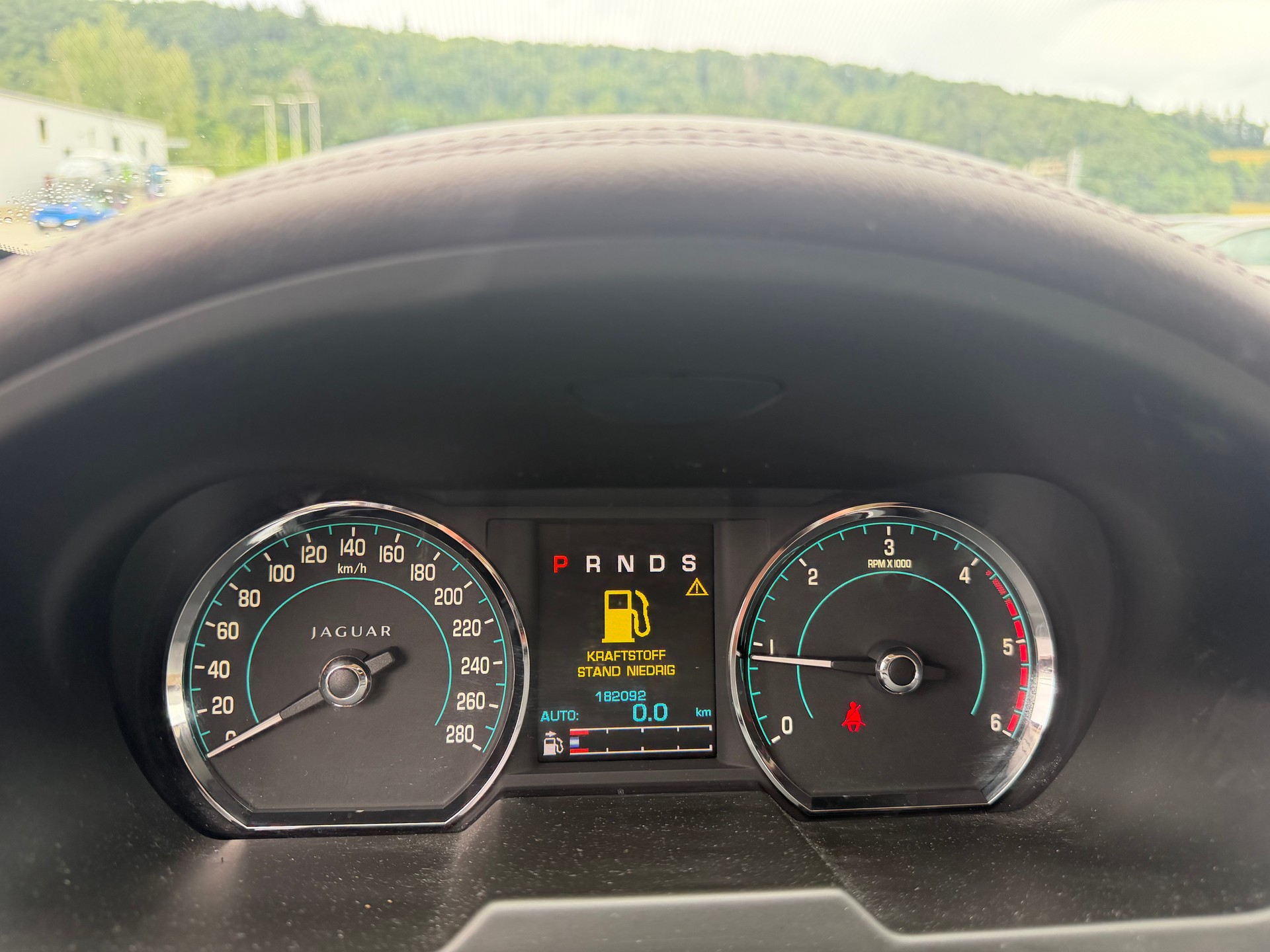 JAGUAR XF 3.0d V6 Premium Luxury-image-12