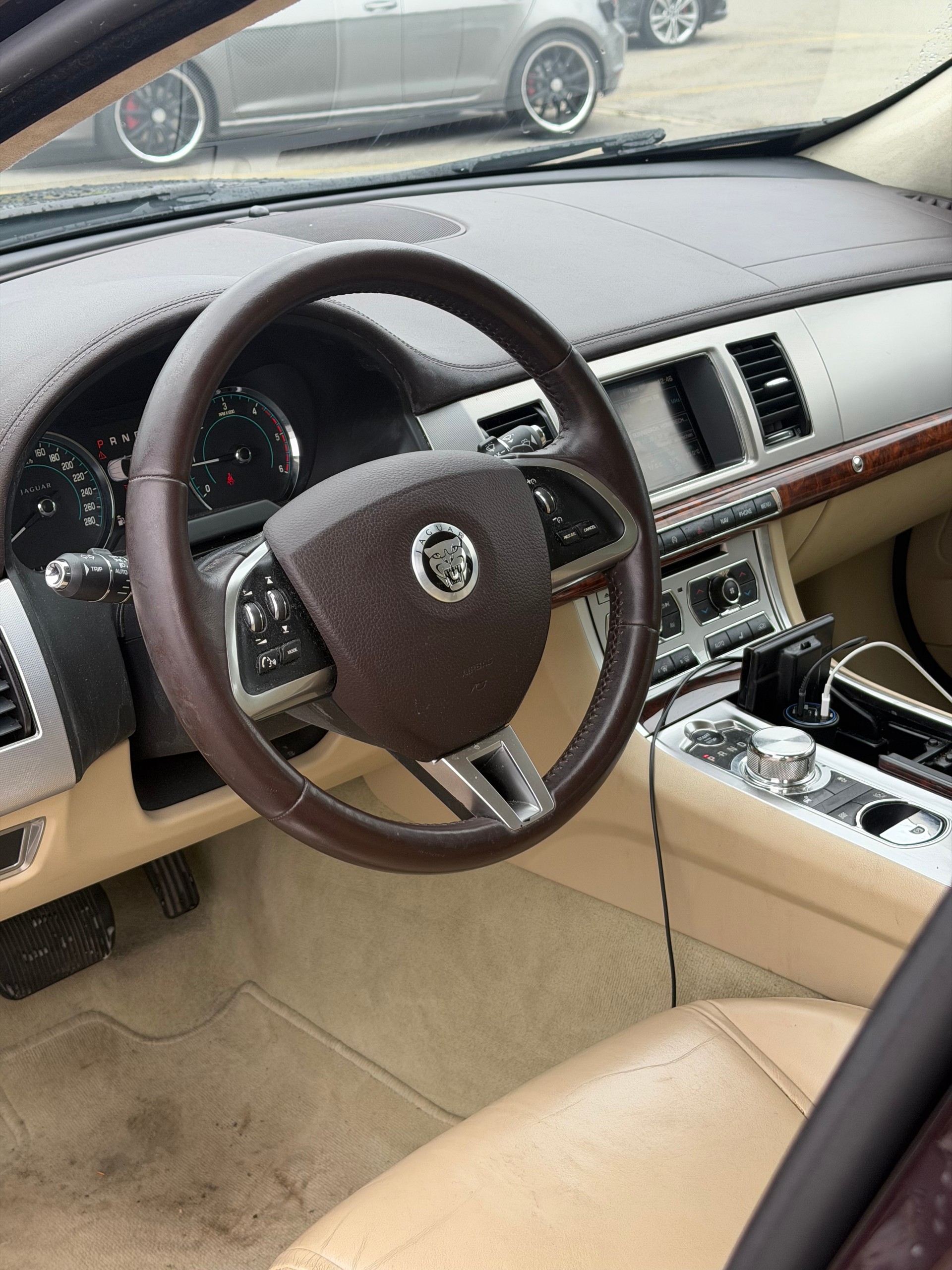 JAGUAR XF 3.0d V6 Premium Luxury-image-10