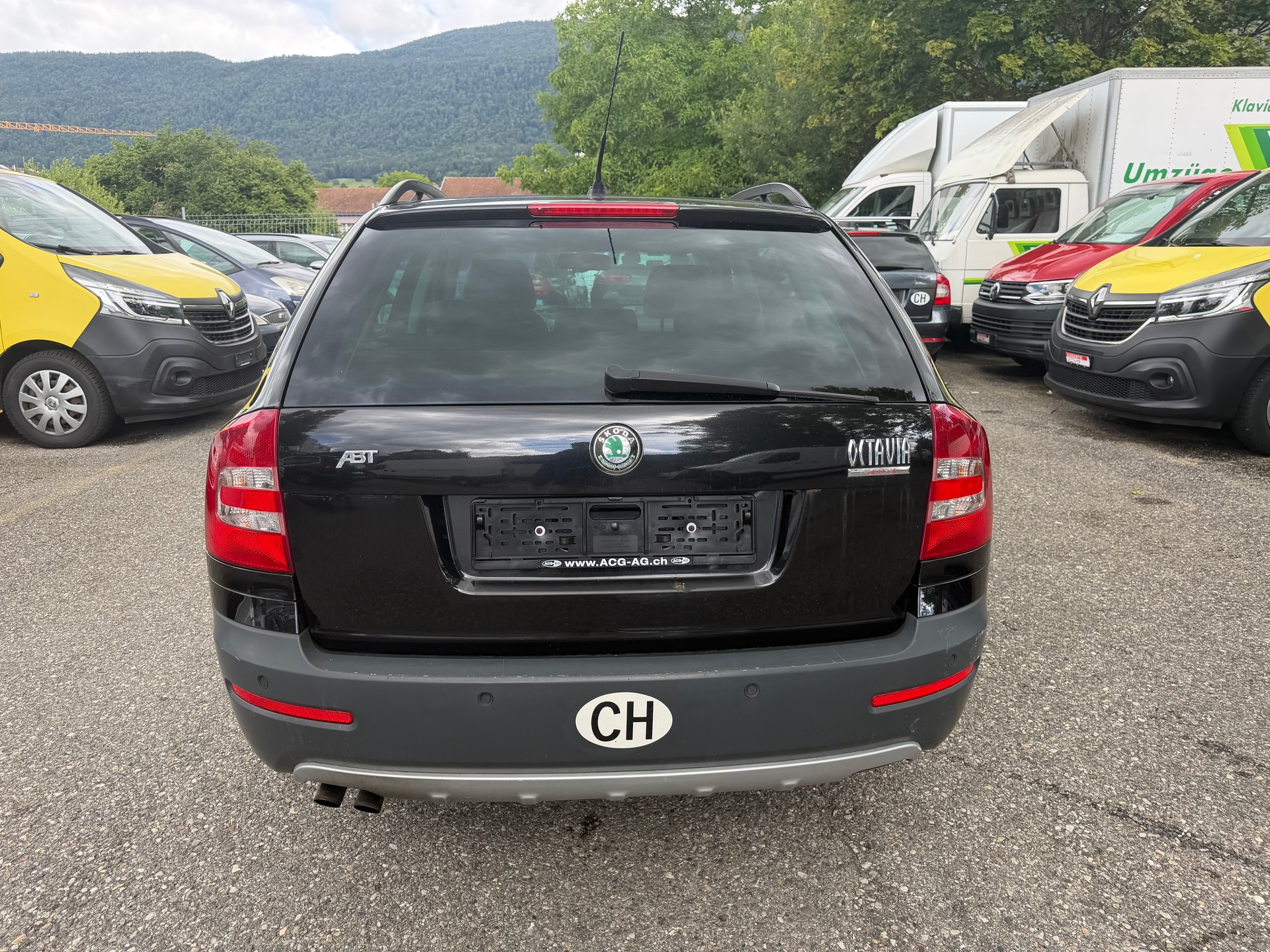 SKODA Octavia Scout 2.0 TDI 4x4 * Leder * Klima-auto * Navi * Xenon * Tempomat * PDC V&H * B04-image-10