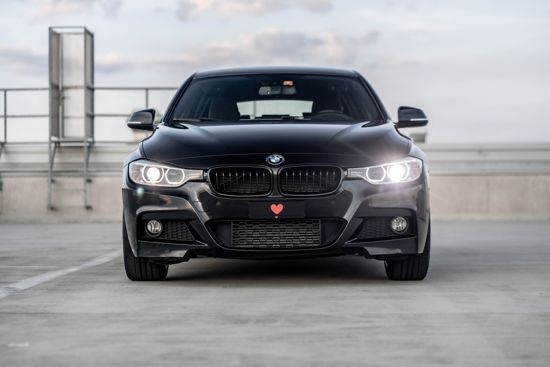 BMW 320d xDrive Touring M-Paket * traumhafte Ausstattung * Harman Kardon * technisch einwandfrei *-image-1