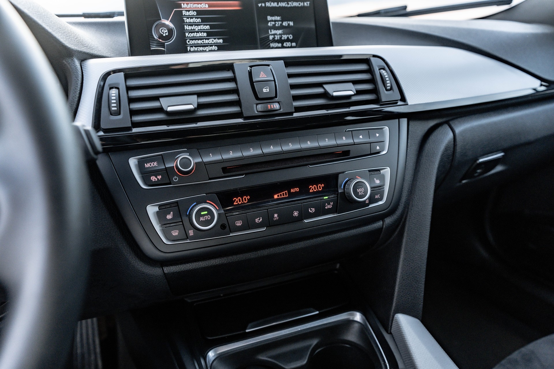 BMW 320d xDrive Touring M-Paket * traumhafte Ausstattung * Harman Kardon * technisch einwandfrei *-image-19