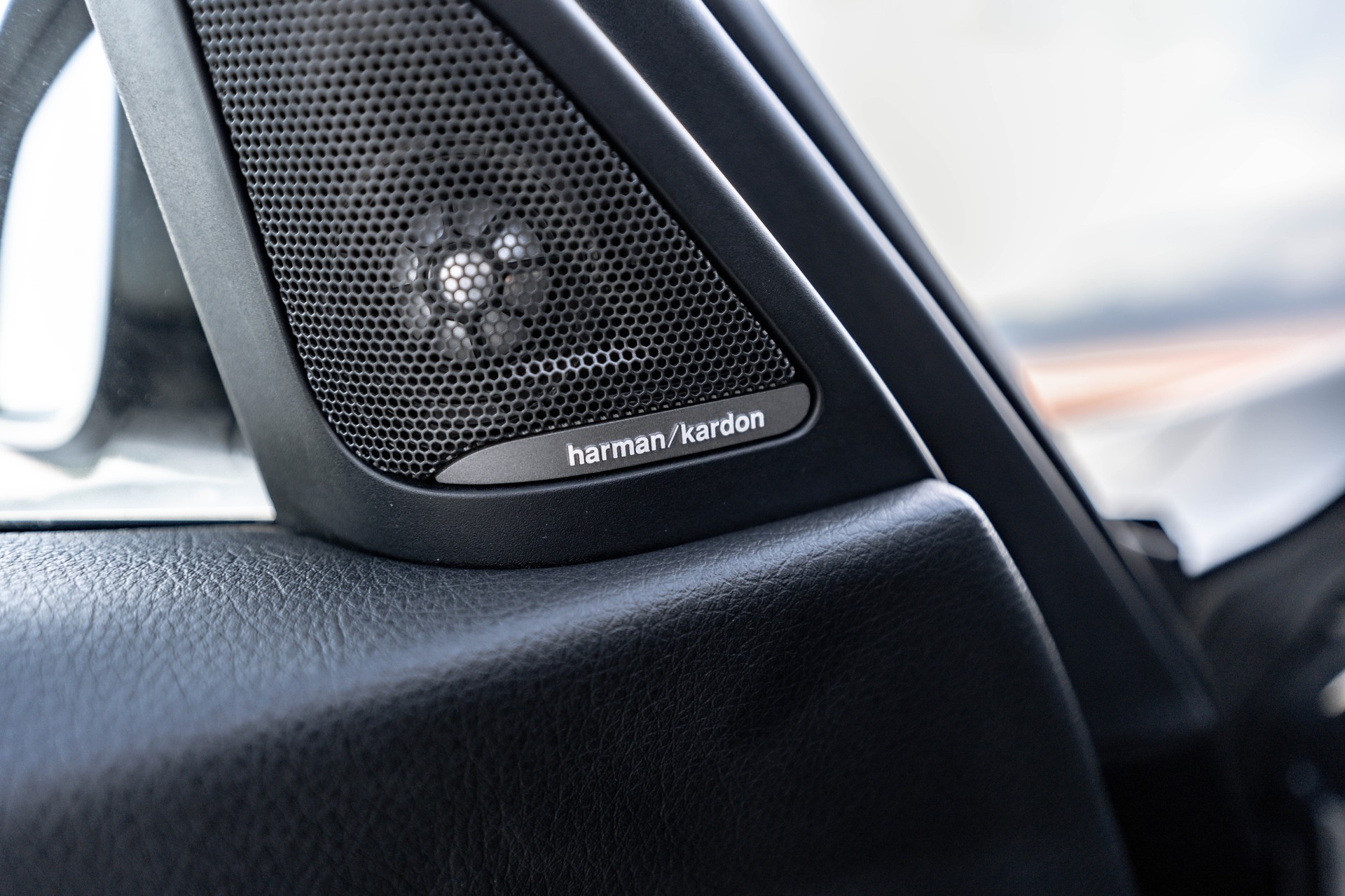 BMW 320d xDrive Touring M-Paket * traumhafte Ausstattung * Harman Kardon * technisch einwandfrei *-image-11
