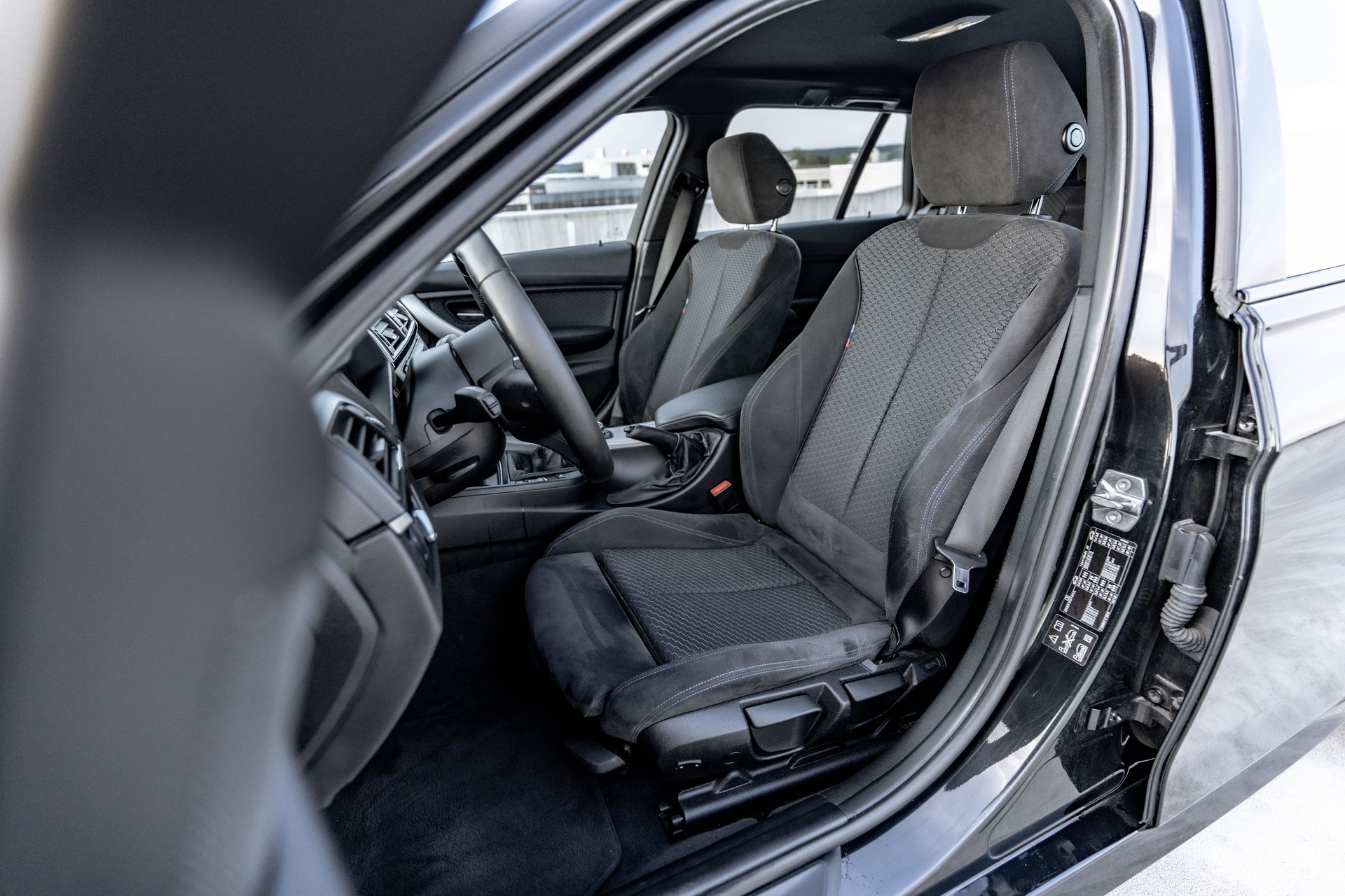 BMW 320d xDrive Touring M-Paket * traumhafte Ausstattung * Harman Kardon * technisch einwandfrei *-image-12