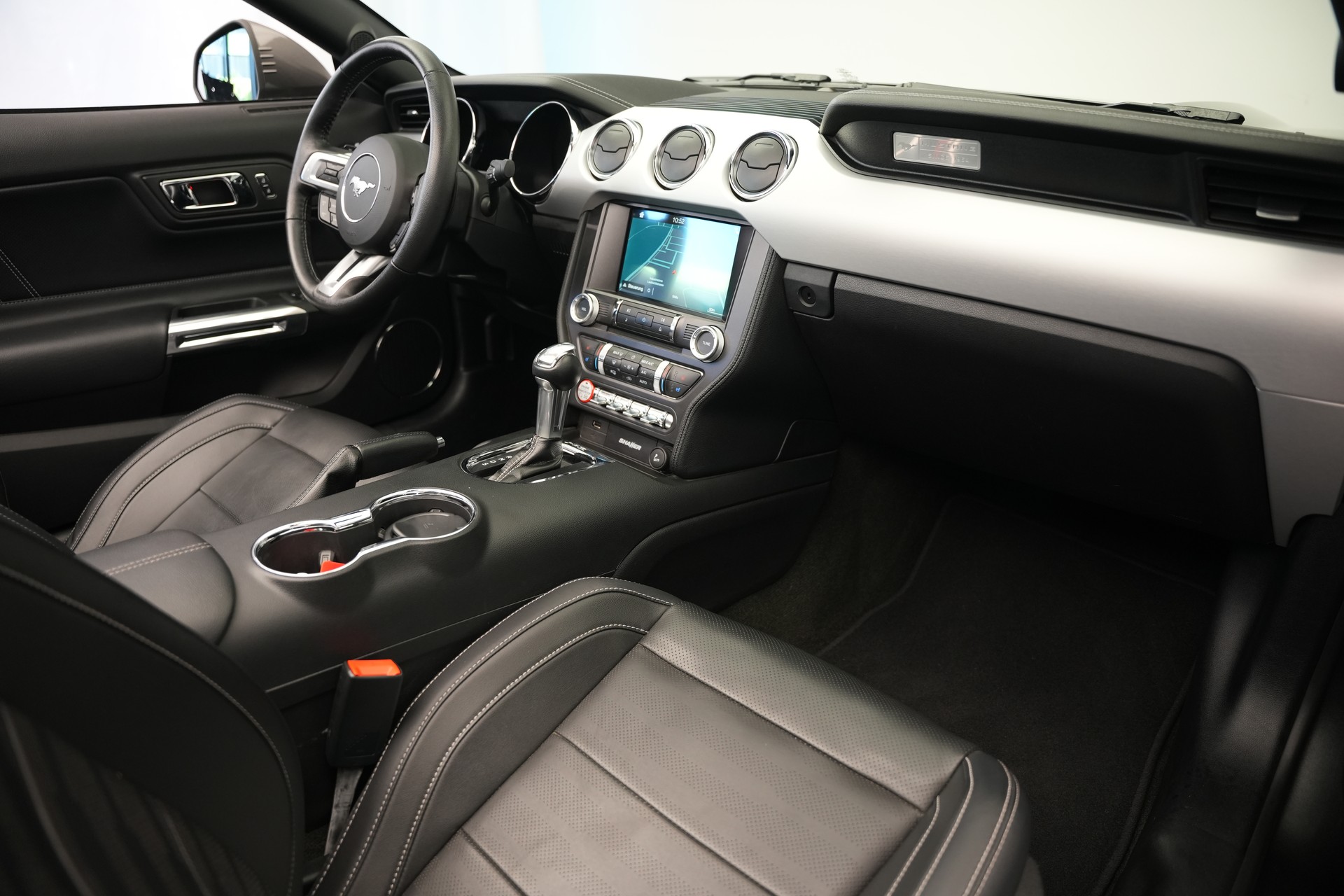 FORD Mustang Convertible 5.0 V8 GT Automat-image-15