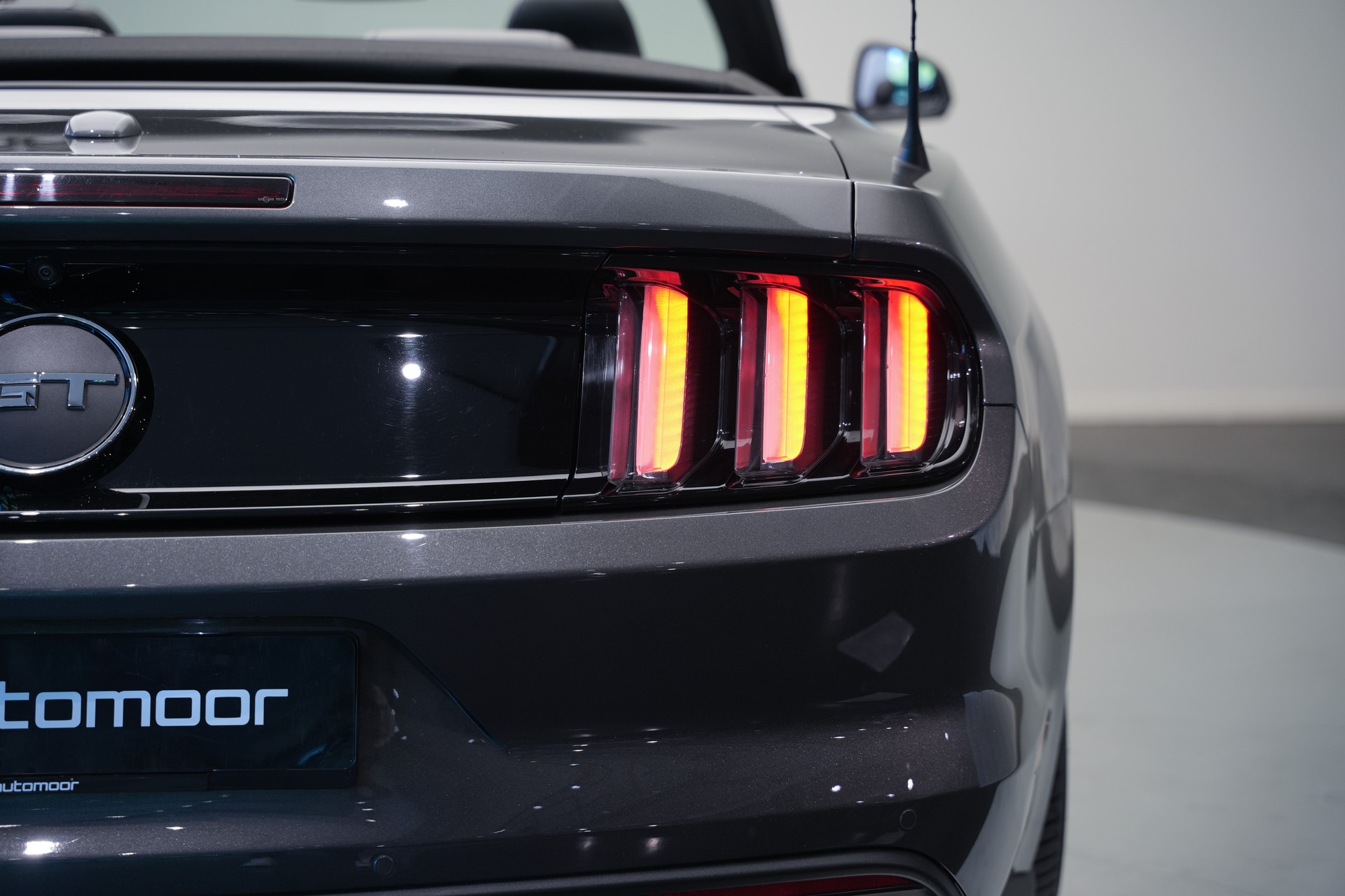 FORD Mustang Convertible 5.0 V8 GT Automat-image-33