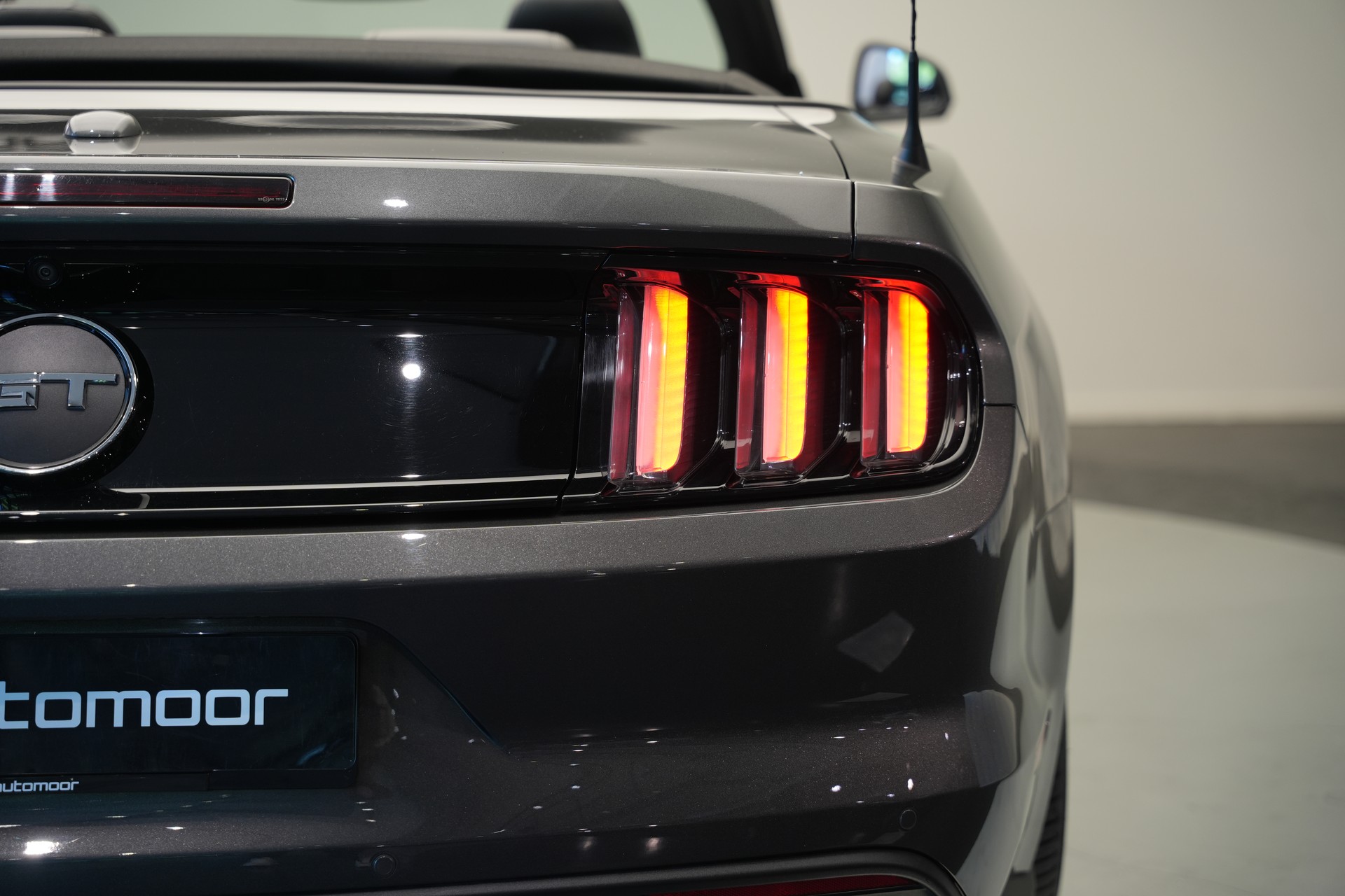 FORD Mustang Convertible 5.0 V8 GT Automat-image-30