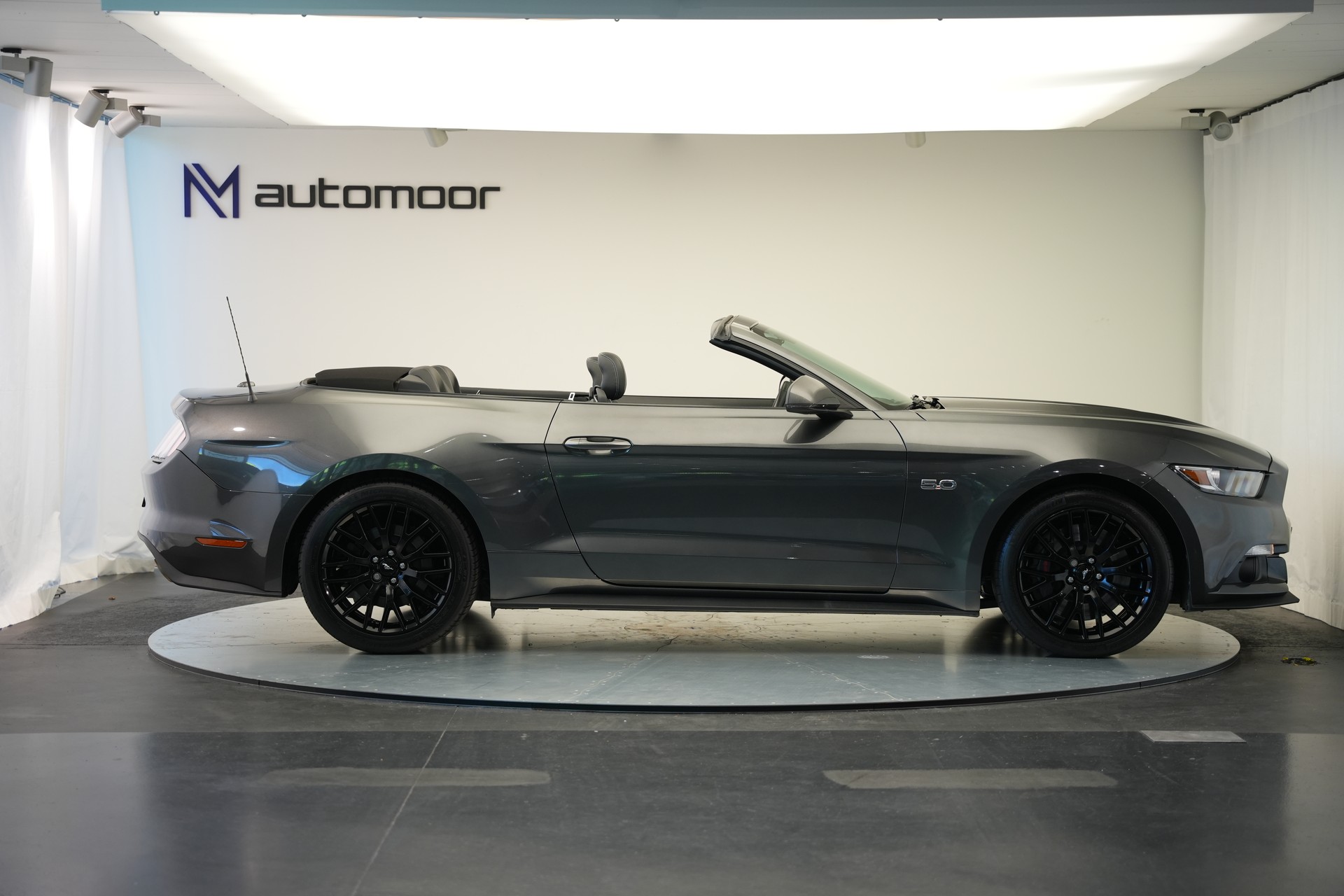 FORD Mustang Convertible 5.0 V8 GT Automat-showroom-element-3