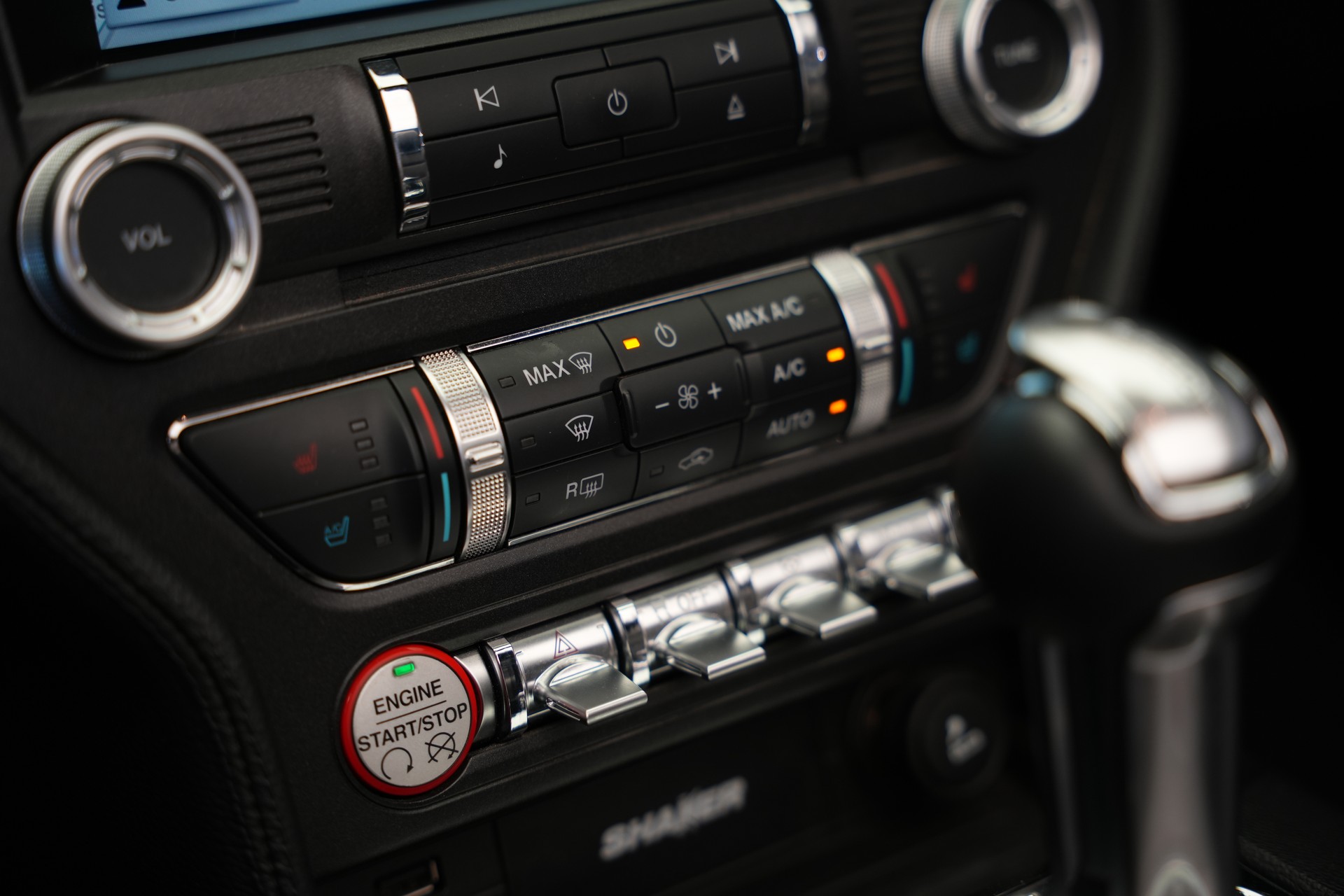 FORD Mustang Convertible 5.0 V8 GT Automat-image-28
