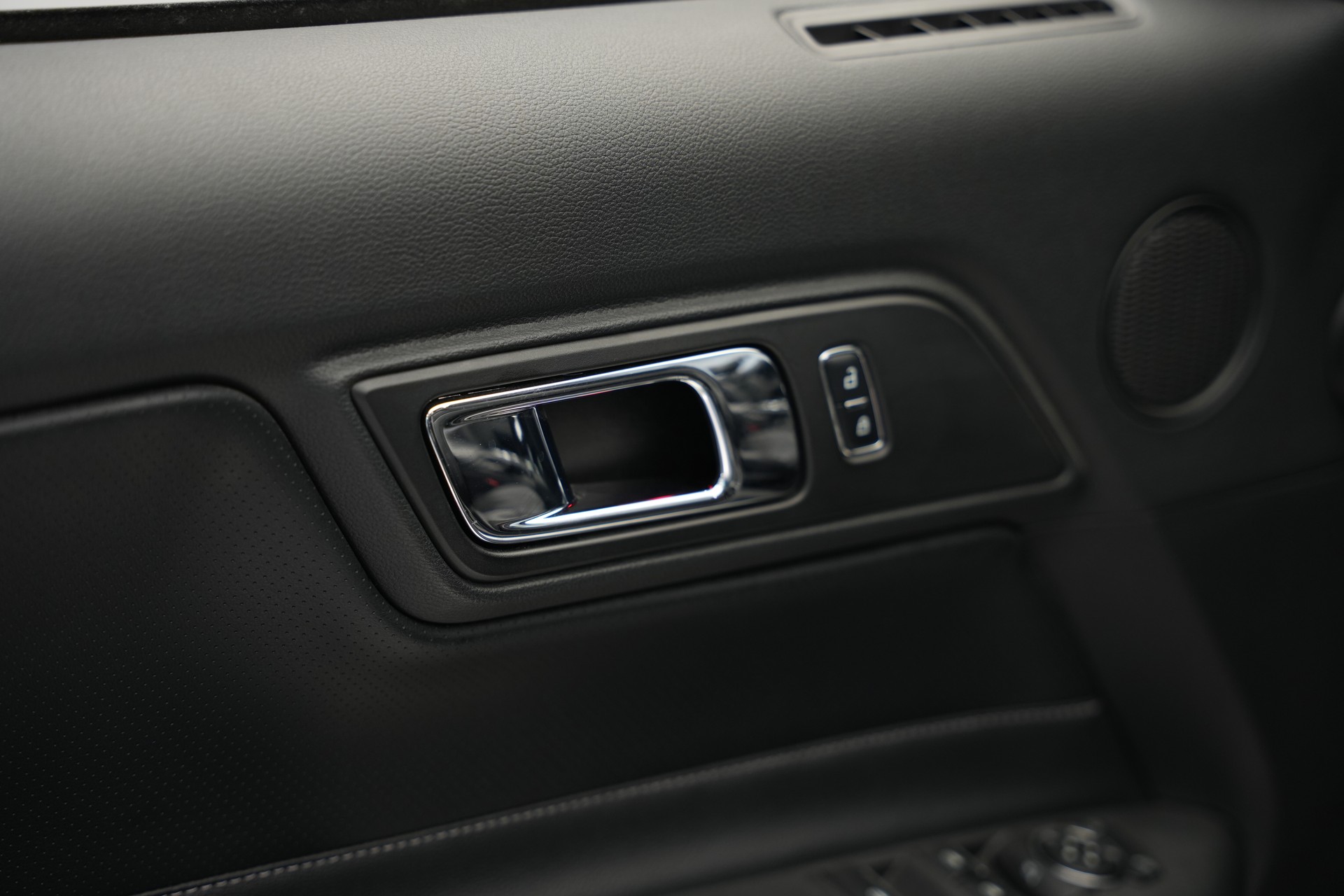 FORD Mustang Convertible 5.0 V8 GT Automat-image-22