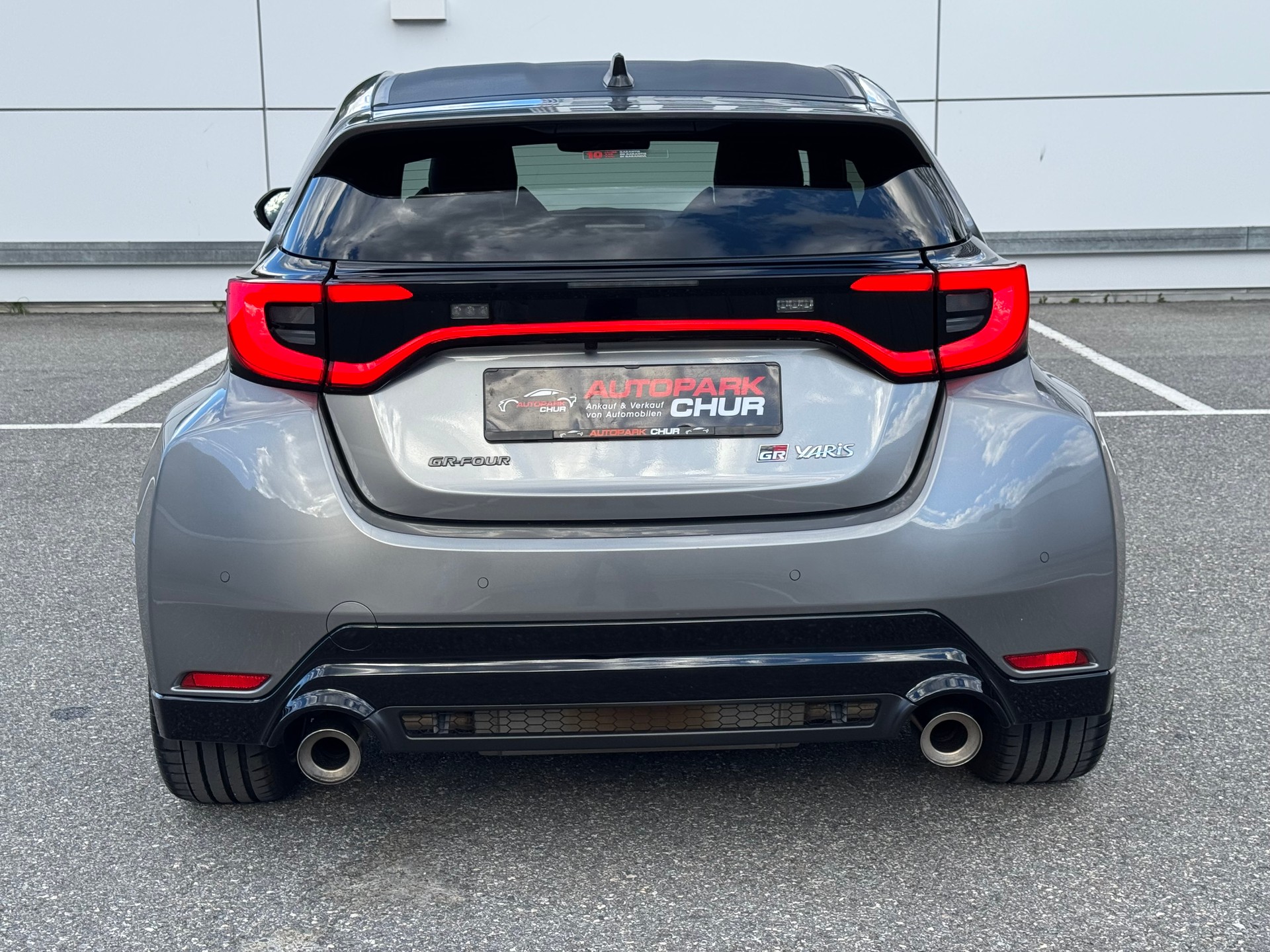 TOYOTA Yaris 1.6 GR Sport A-image-3