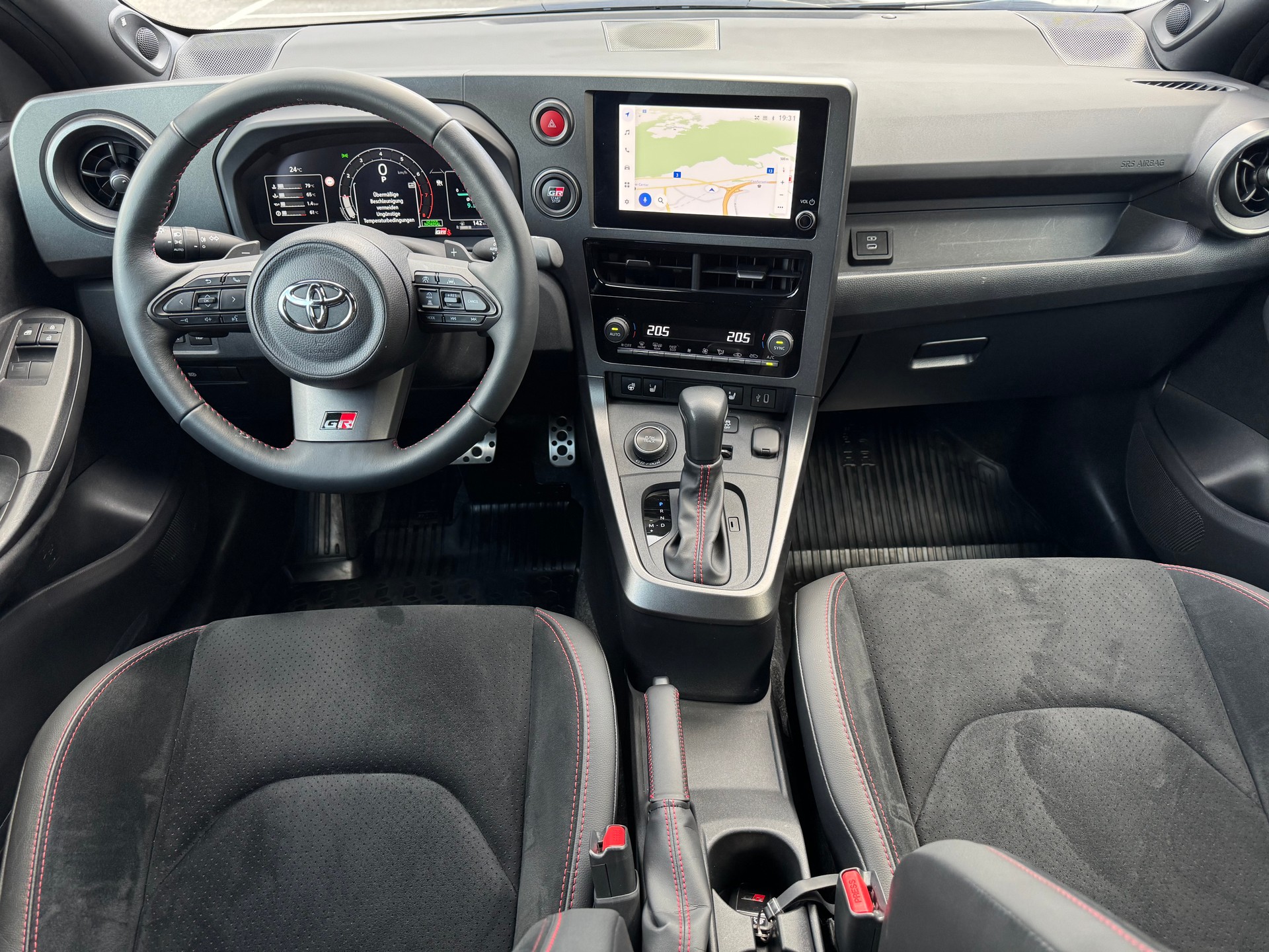 TOYOTA Yaris 1.6 GR Sport A-image-10