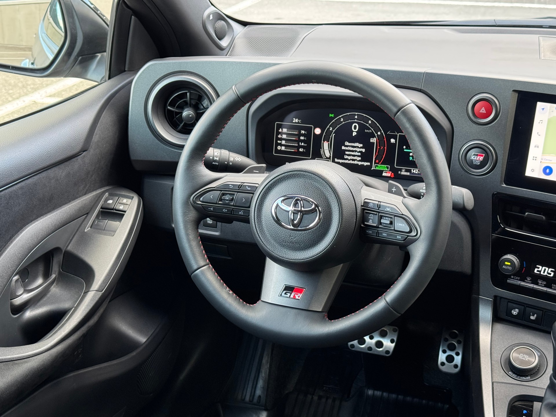 TOYOTA Yaris 1.6 GR Sport A-image-15
