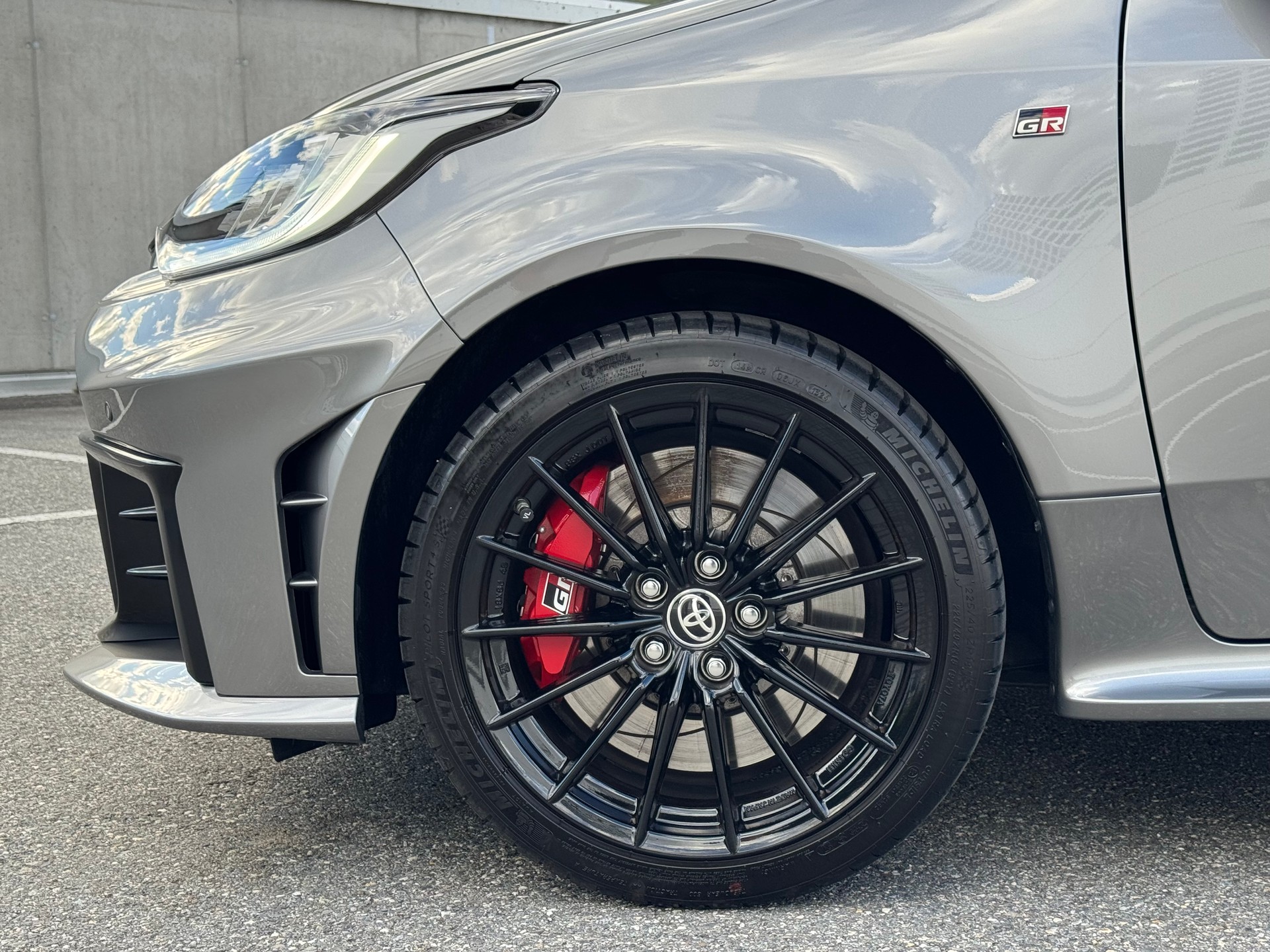 TOYOTA Yaris 1.6 GR Sport A-image-7