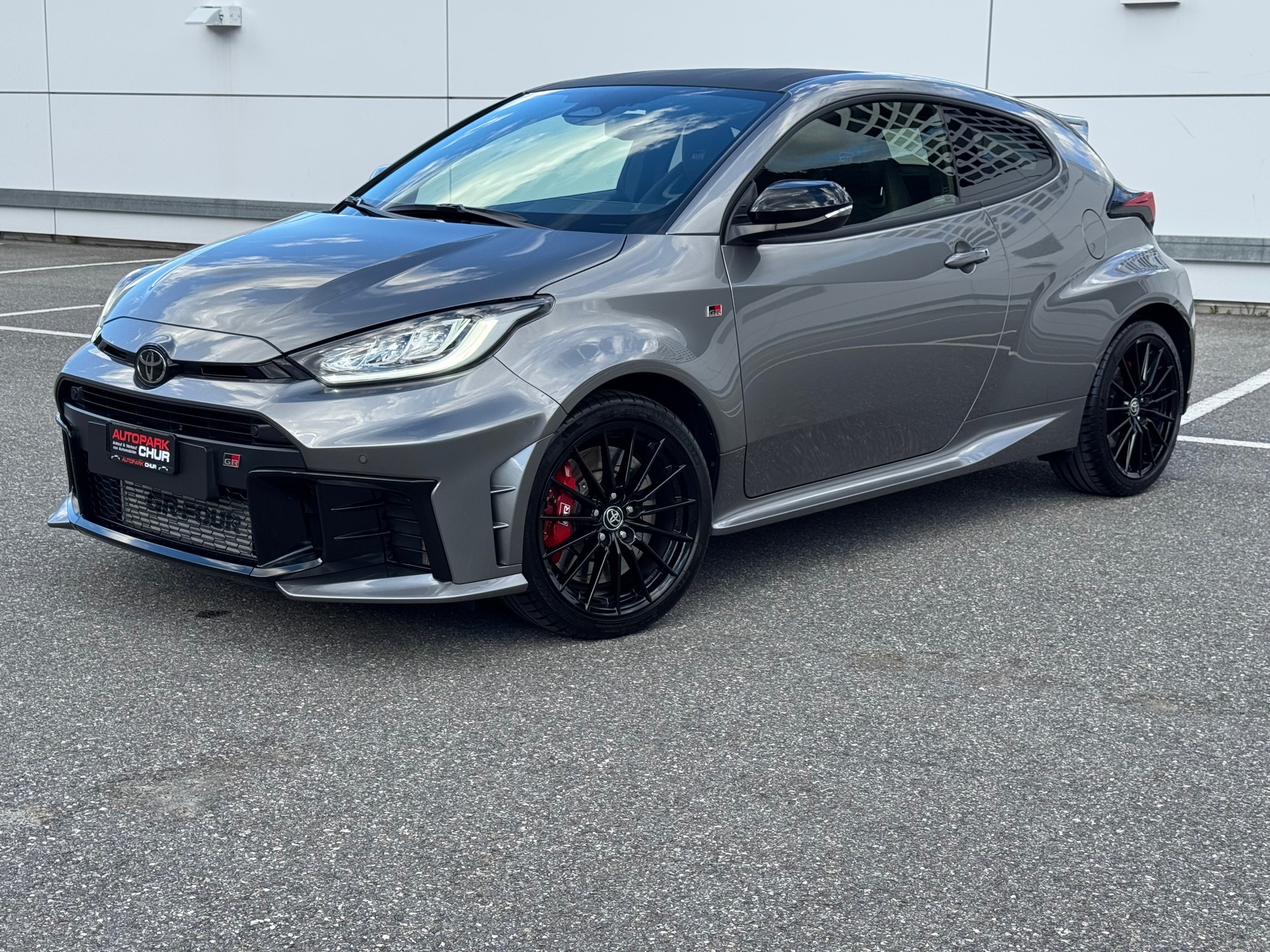 TOYOTA Yaris 1.6 GR Sport A-image-1