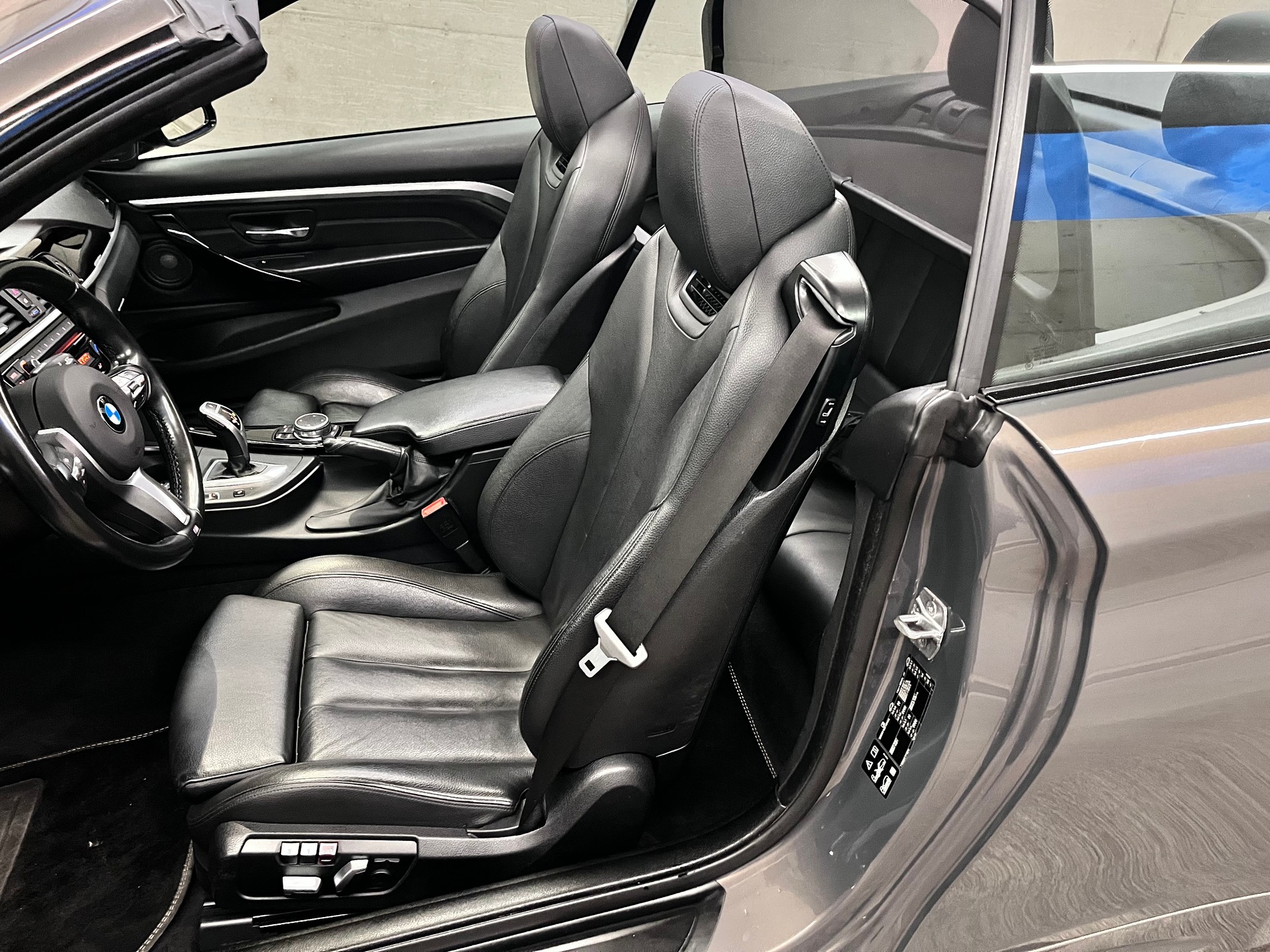 BMW 440i Cabriolet xDrive M Sport Steptronic-image-6