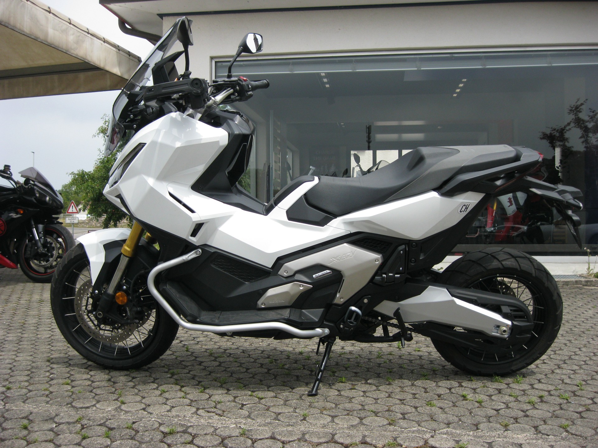HONDA X-ADV 750