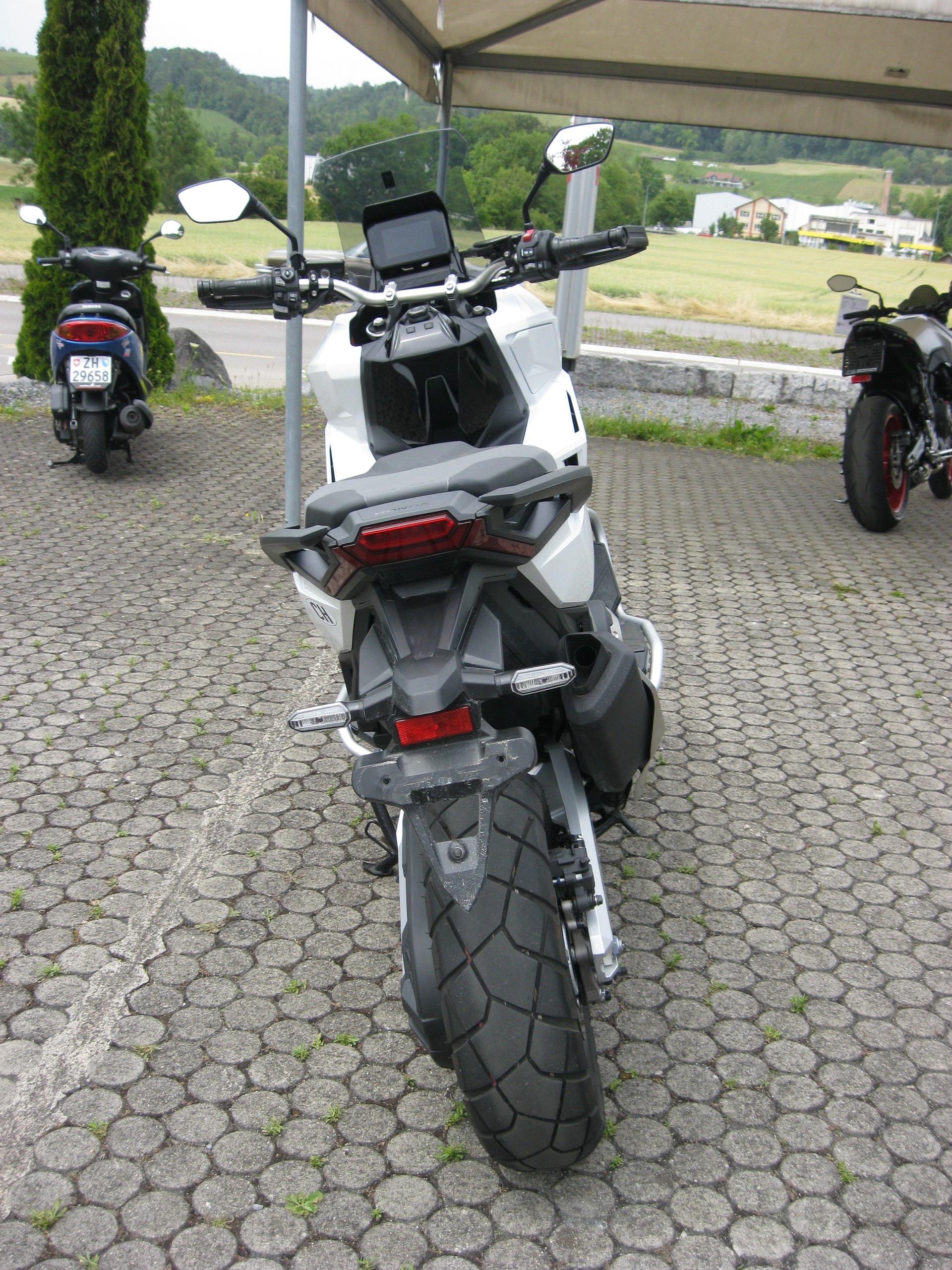 HONDA X-ADV 750-image-3