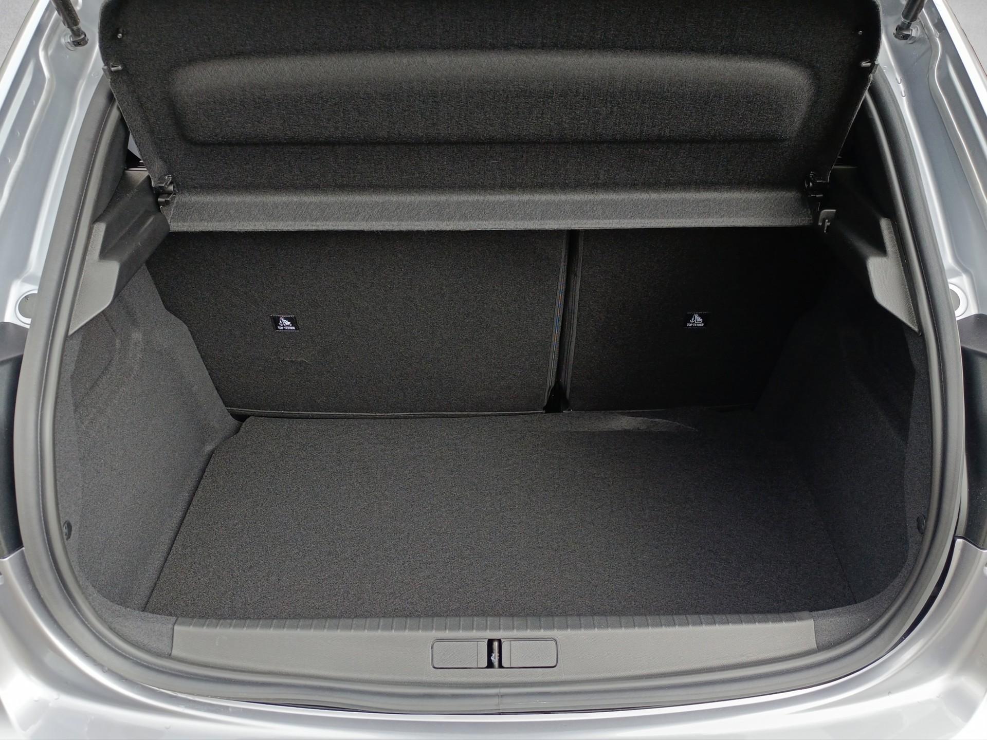 PEUGEOT 208 1.2 MHEV Allure-image-14