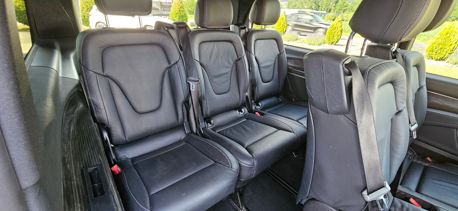 MERCEDES-BENZ V 300 d Avantgarde lang | 8 Sitze - Liegpaket | Distronic | 360° |-image-12