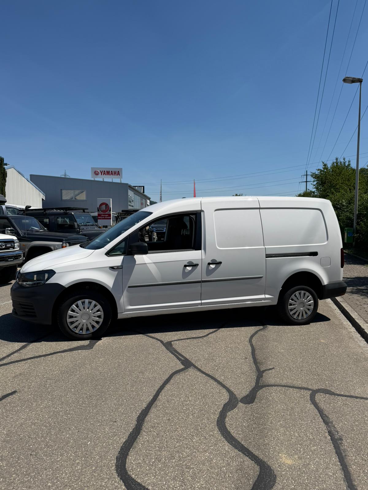 VW Caddy Maxi 2.0TDI 4Motion BlueMotion Technology-image-2