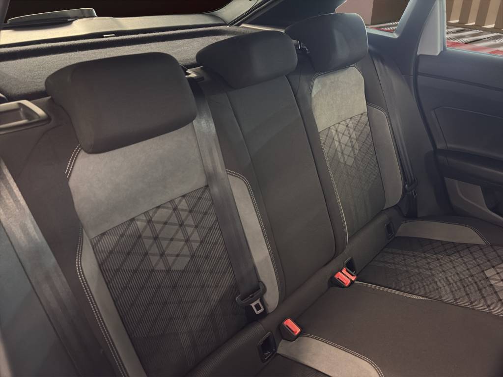 VW Taigo 1.0 TSI R-Line DSG-image-8