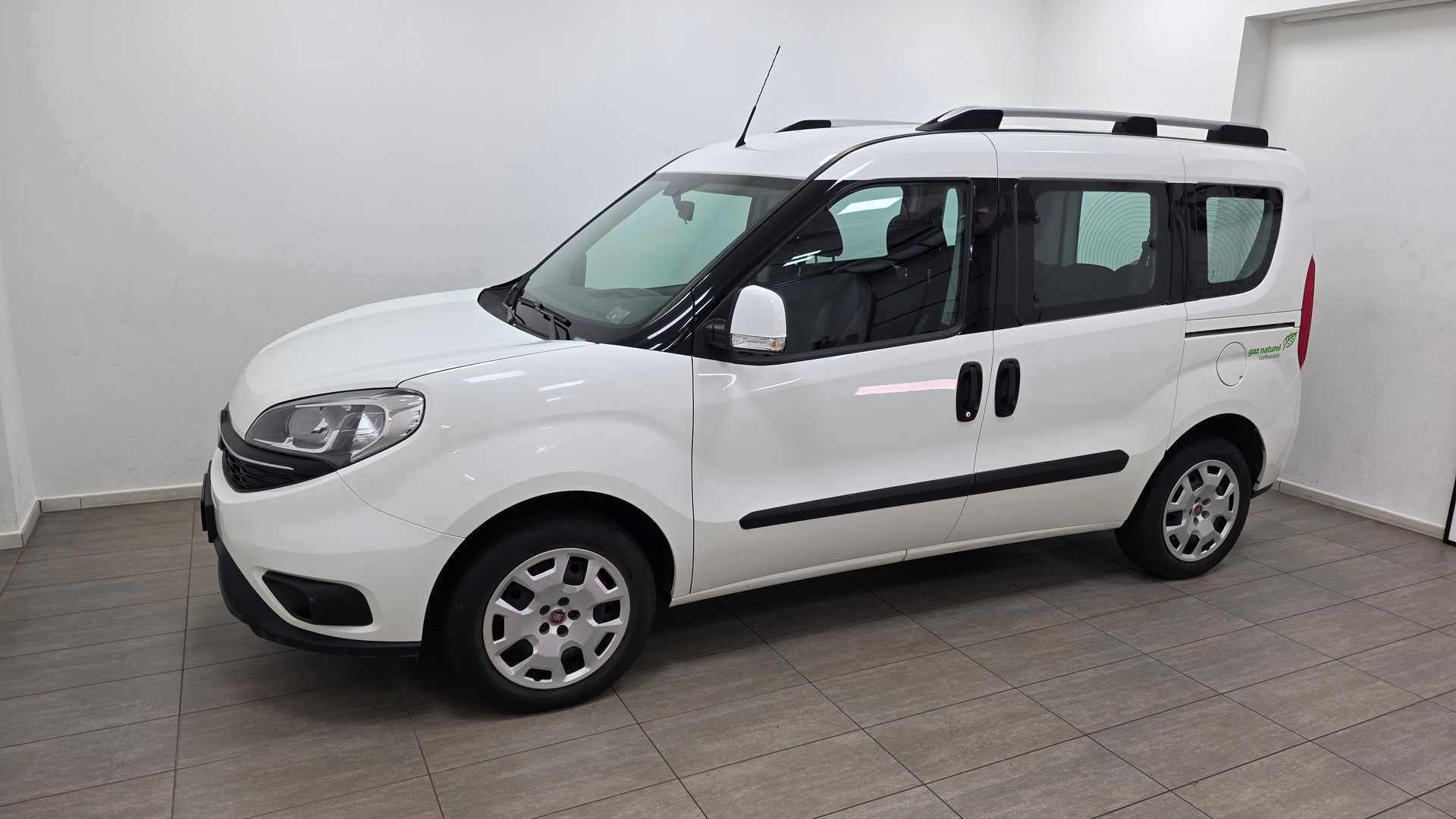 FIAT Doblò 1.4 T-Jet Natural Power Pop-image-6