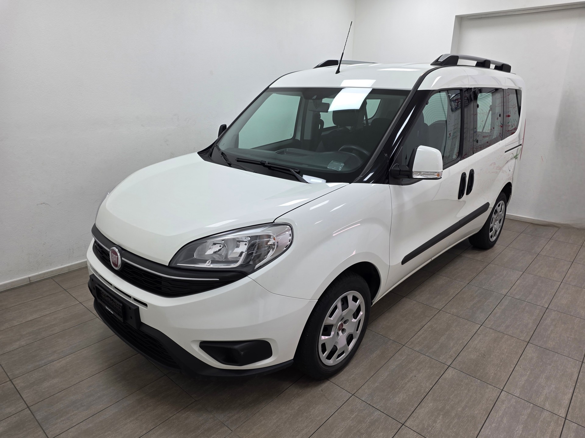 FIAT Doblò 1.4 T-Jet Natural Power Pop-image-7