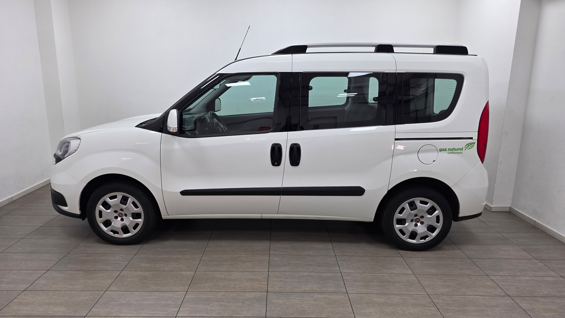 FIAT Doblò 1.4 T-Jet Natural Power Pop-image-5