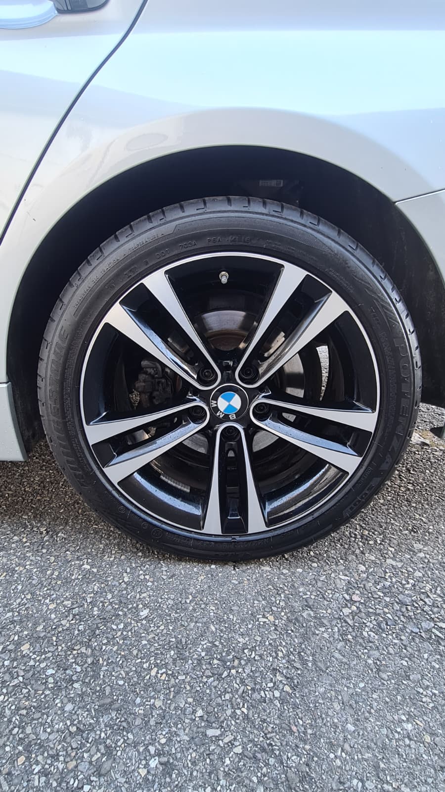 BMW 320d xDrive Touring Edition Sport Line Steptronic ** Gr.Navi ** Parkhilfe v+h ** Teilleder ** RF-Kamera ** Frisch ab MFK **-image-17