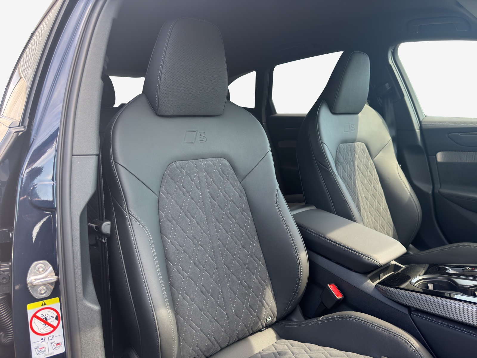 AUDI A6 Avant TFSI quattro 270 kW S tronic-image-14