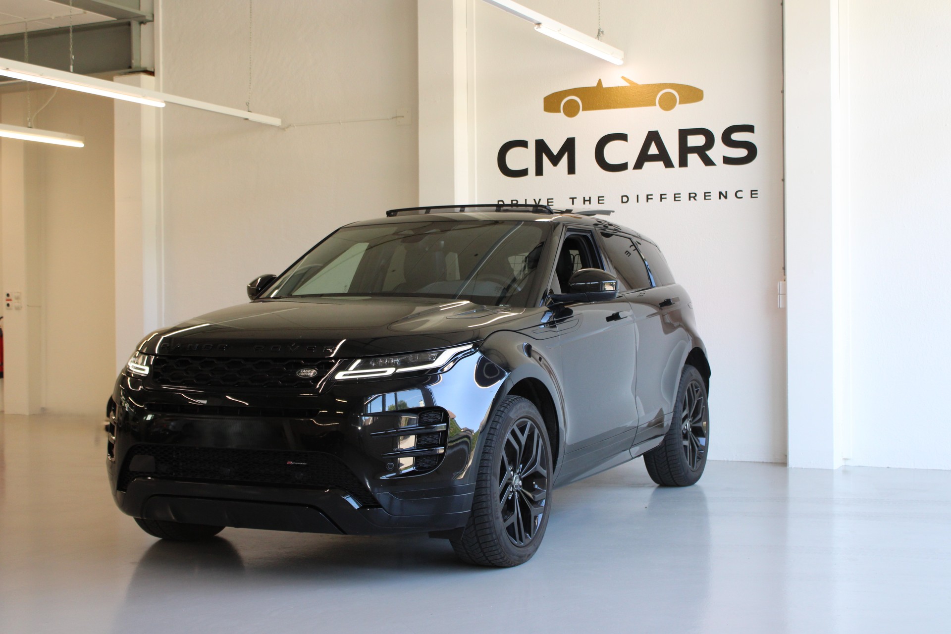 LAND ROVER R-Dynamic P 200 MHEV SE AT9-image-0