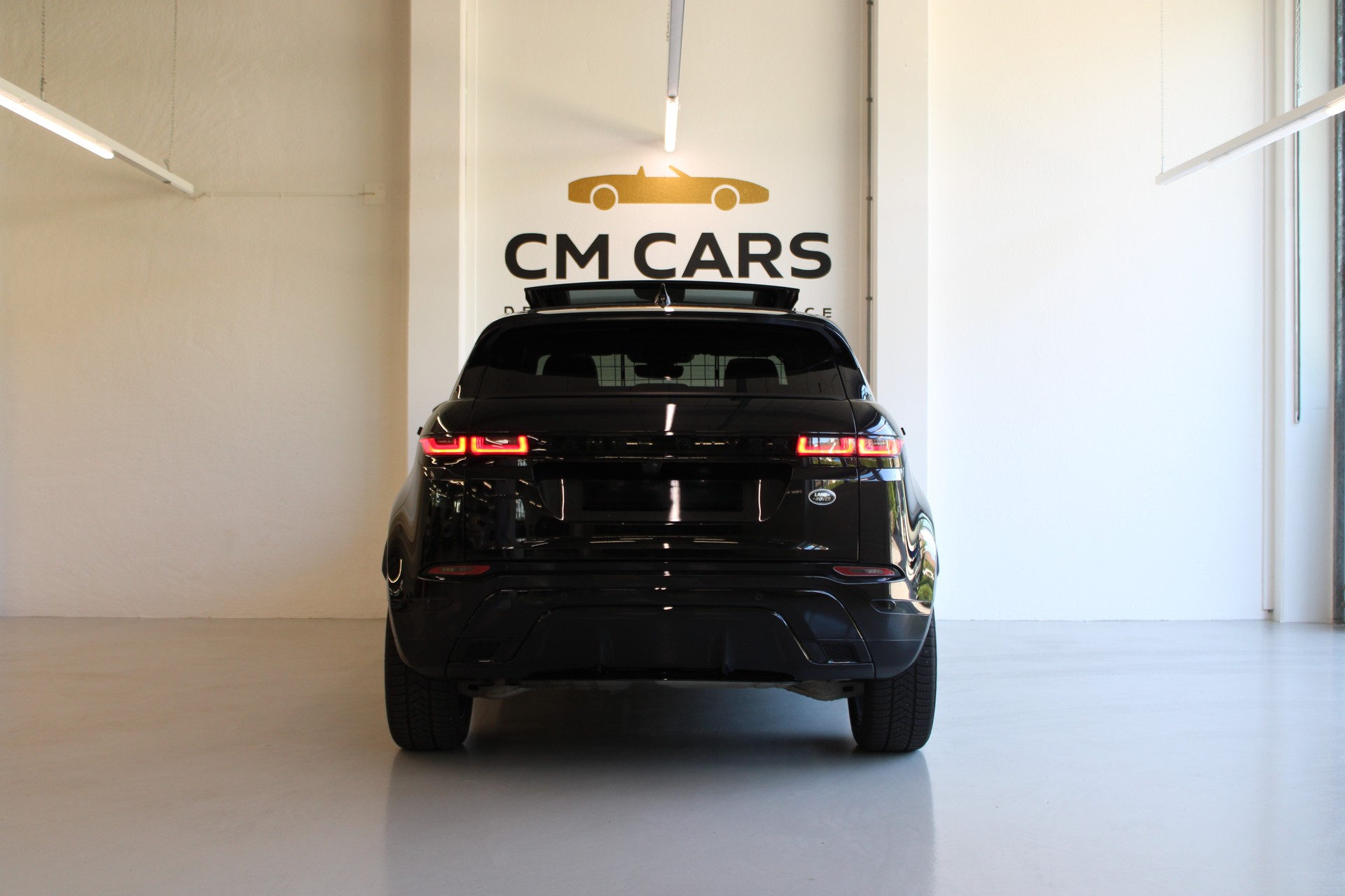 LAND ROVER R-Dynamic P 200 MHEV SE AT9-image-4