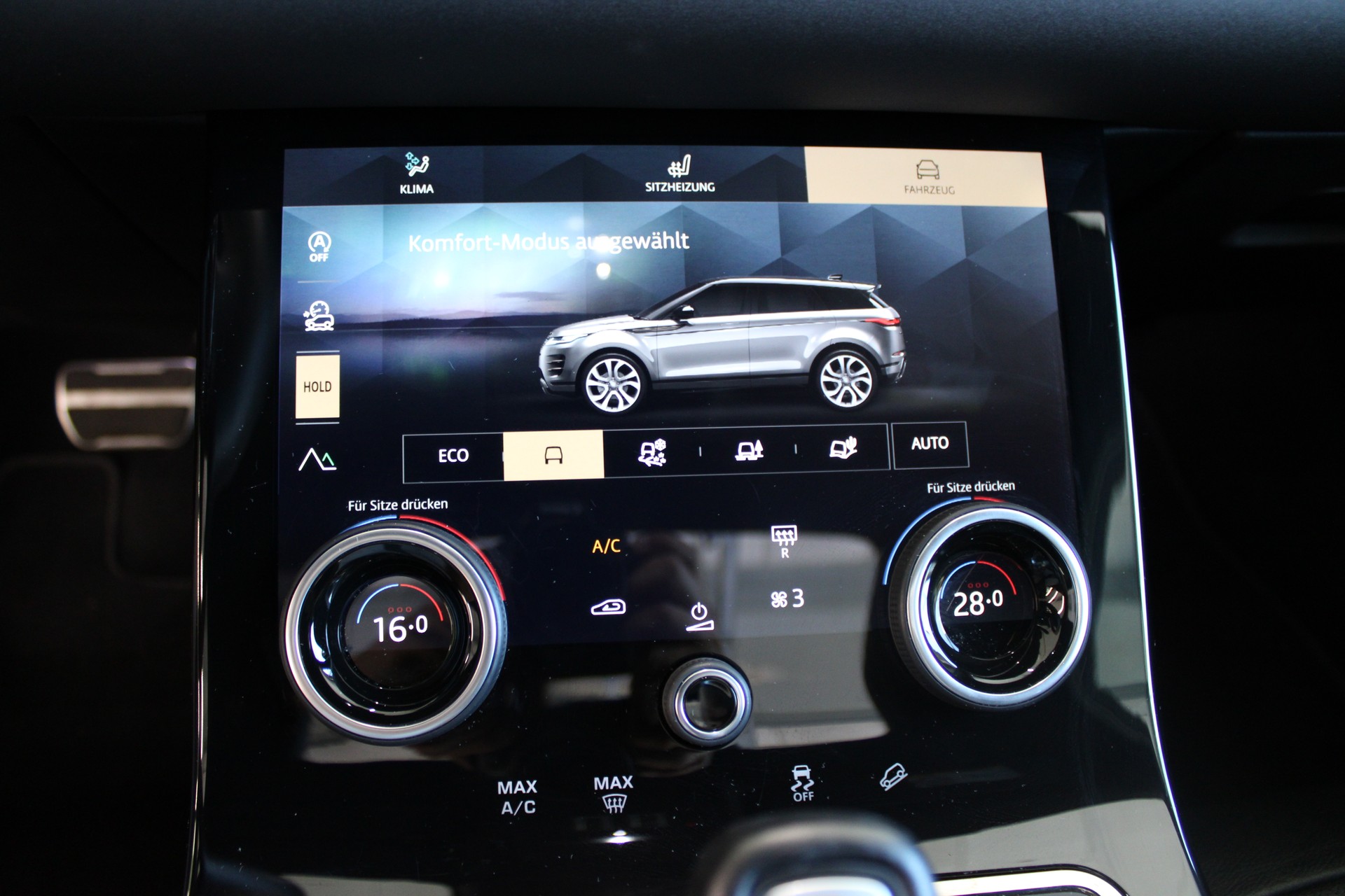 LAND ROVER R-Dynamic P 200 MHEV SE AT9-image-17