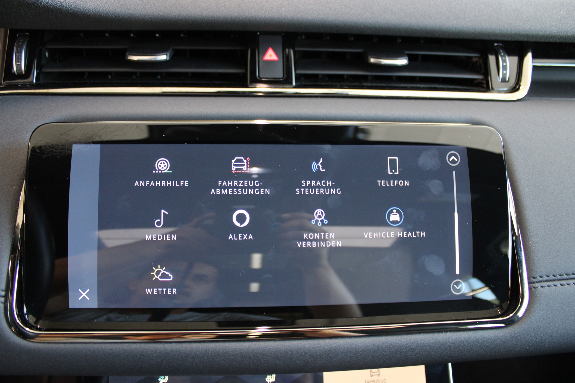 LAND ROVER R-Dynamic P 200 MHEV SE AT9-image-19