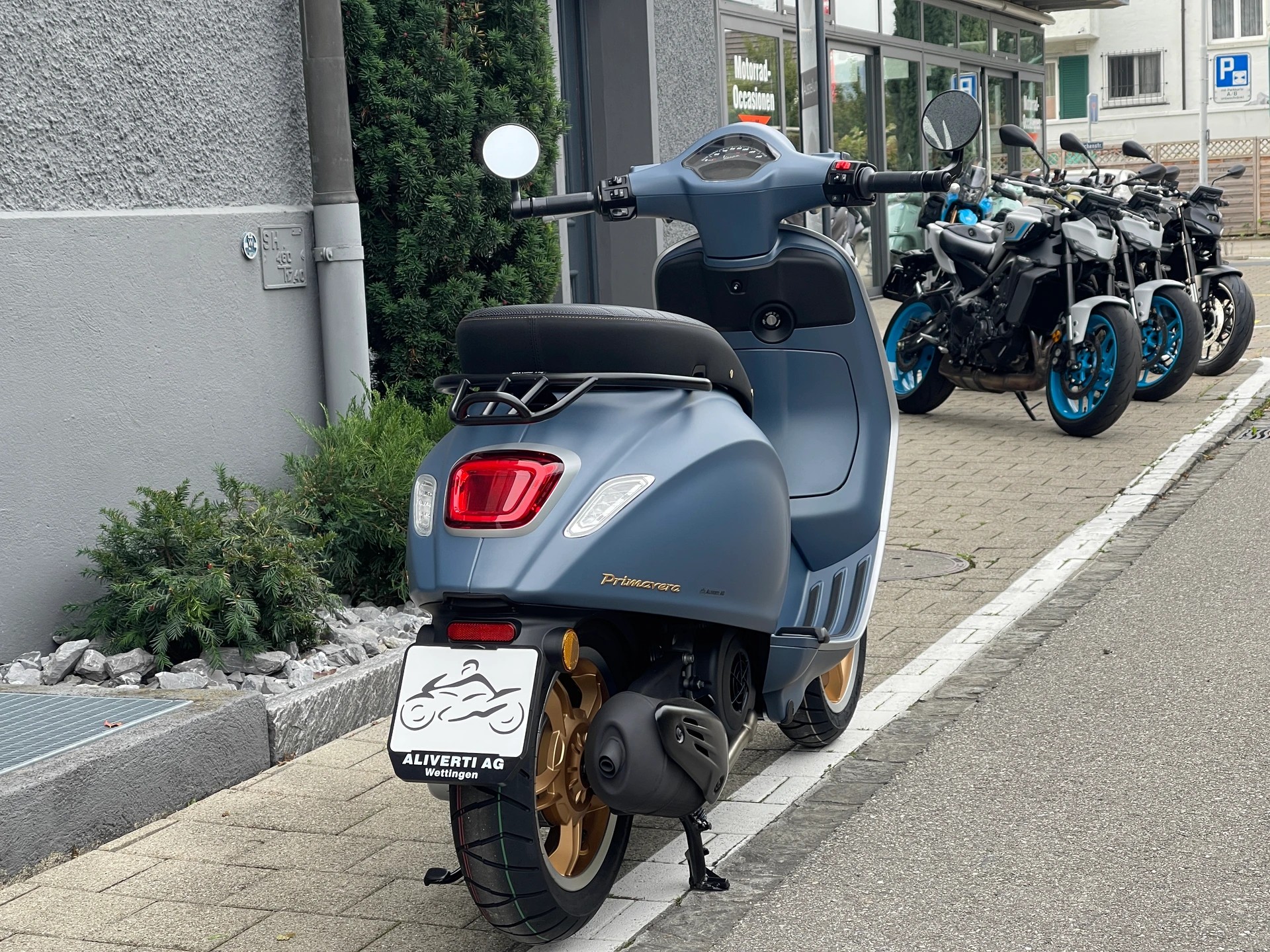 PIAGGIO Vespa 125 Primavera Officina 8 E5+-showroom-element-1