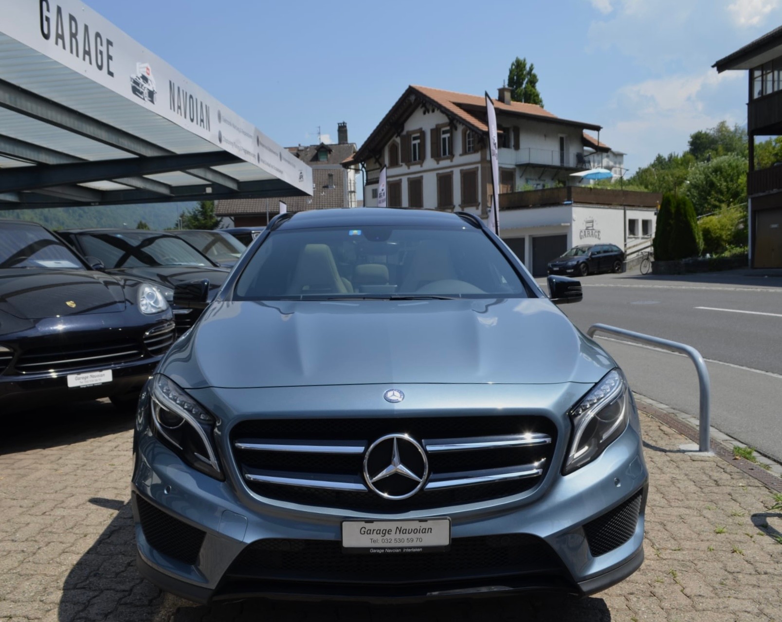 MERCEDES-BENZ GLA 250 AMG Line 7G-DCT-image-4