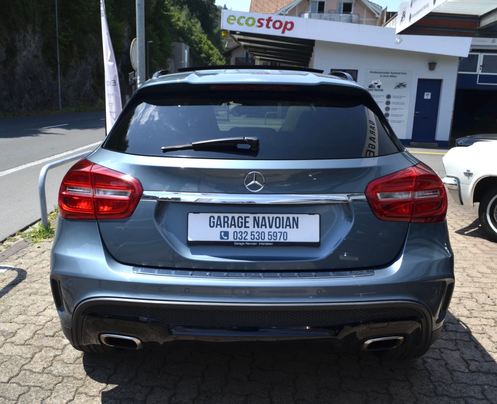 MERCEDES-BENZ GLA 250 AMG Line 7G-DCT-image-3