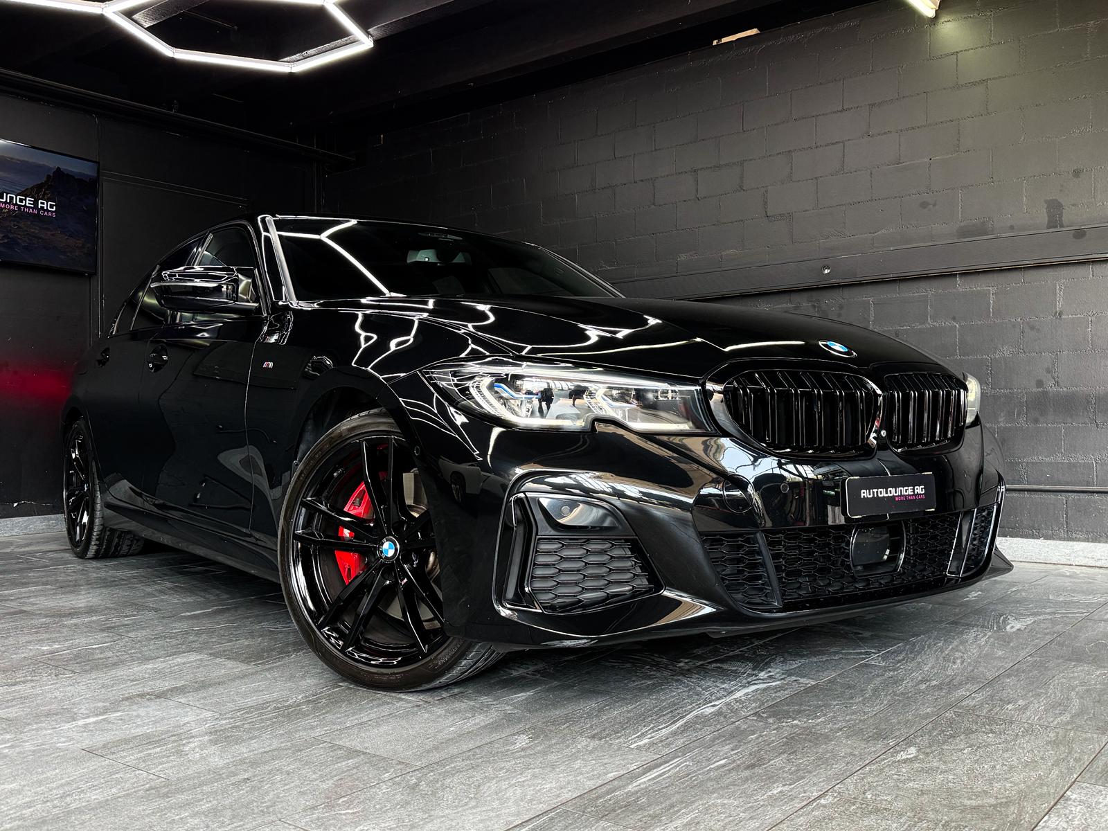 BMW M340i xDrive 48V Steptronic Black Edition-image-0