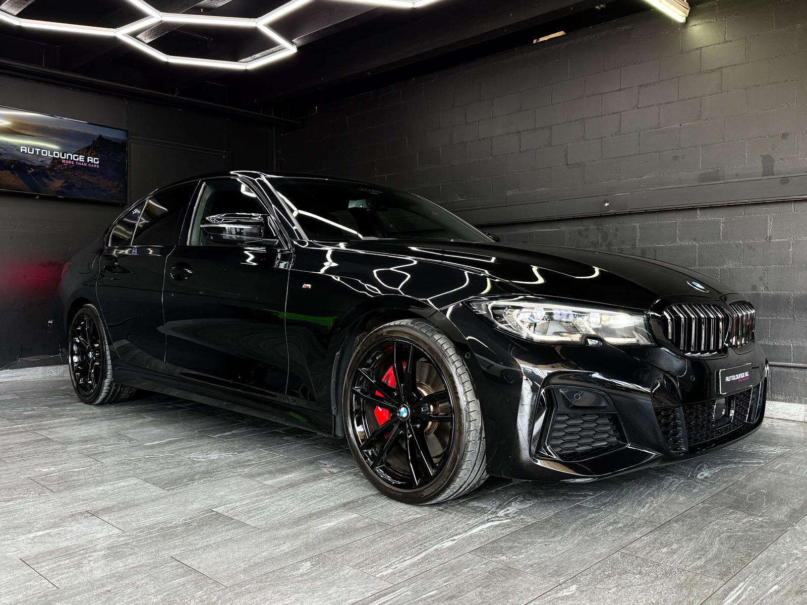 BMW M340i xDrive 48V Steptronic Black Edition-image-3