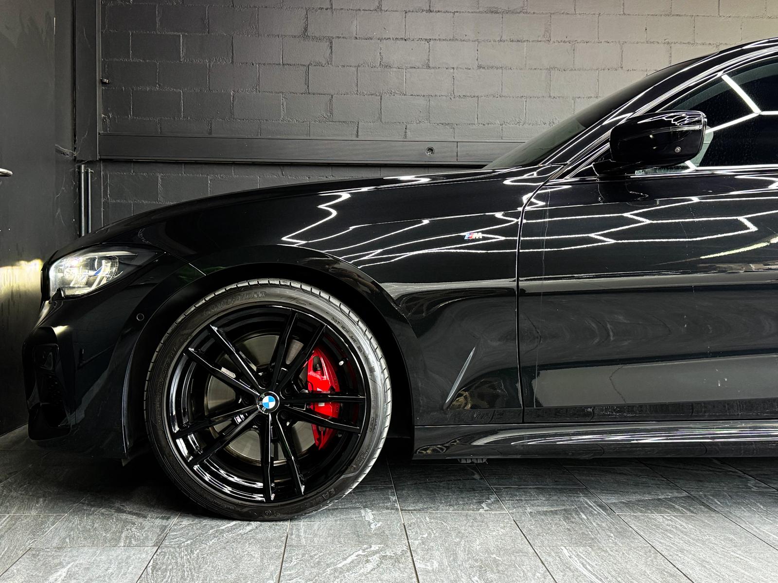 BMW M340i xDrive 48V Steptronic Black Edition-image-7