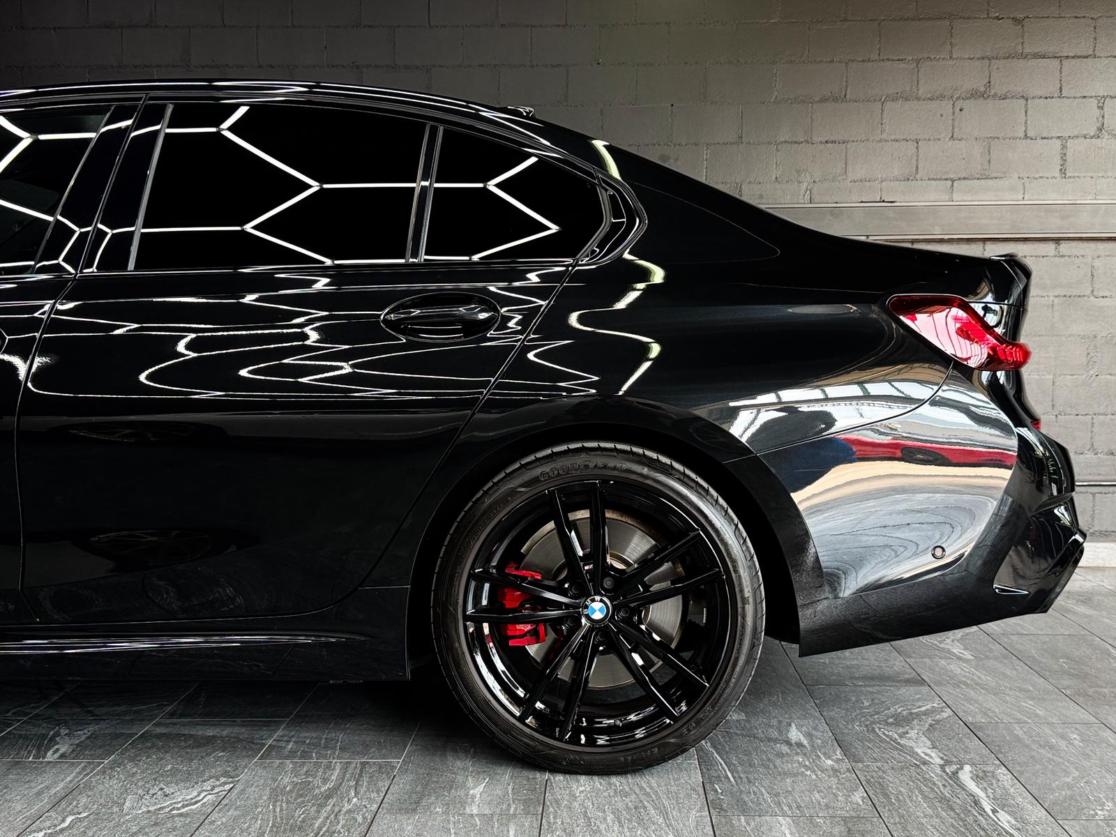 BMW M340i xDrive 48V Steptronic Black Edition-image-8