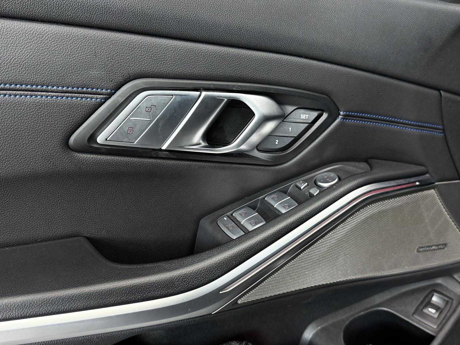 BMW M340i xDrive 48V Steptronic Black Edition-image-21