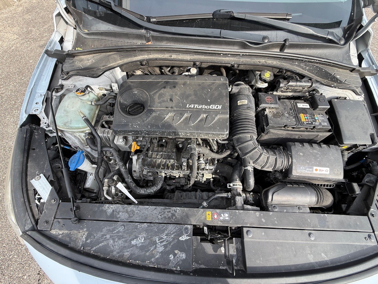 HYUNDAI i30 Fastback 1.4 T-GDi Amplia DCT-image-14
