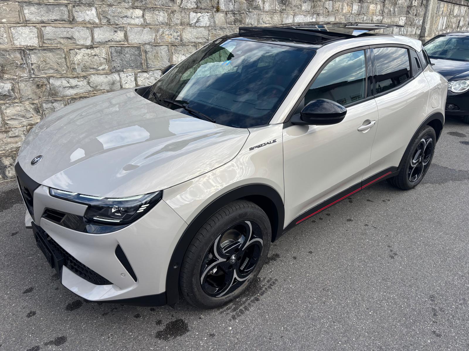 ALFA ROMEO Junior 1.2 48V Hybrid Speciale-image-1